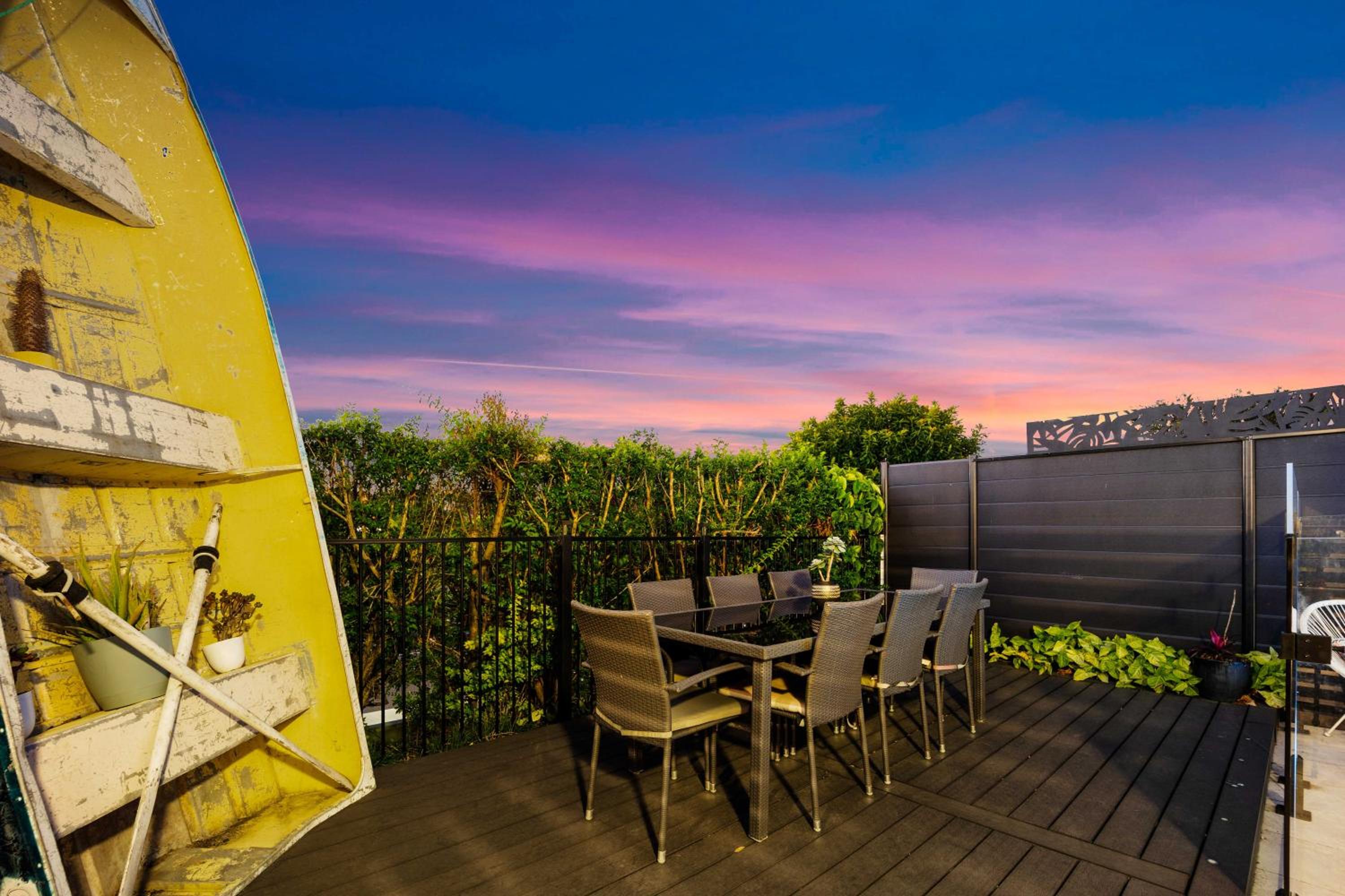 Charming group getaway - 9 mins to Burleigh beach