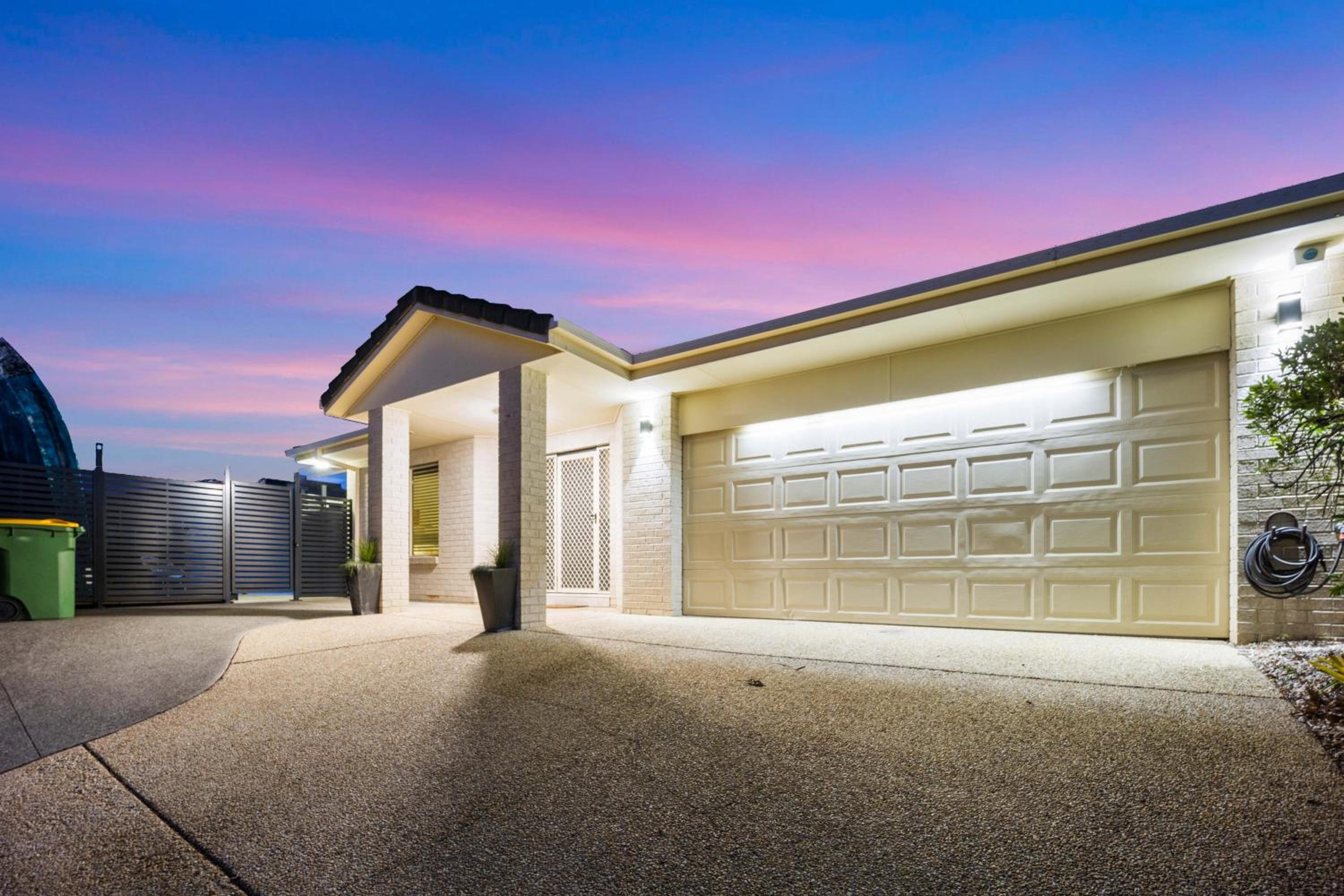 Charming group getaway - 9 mins to Burleigh beach