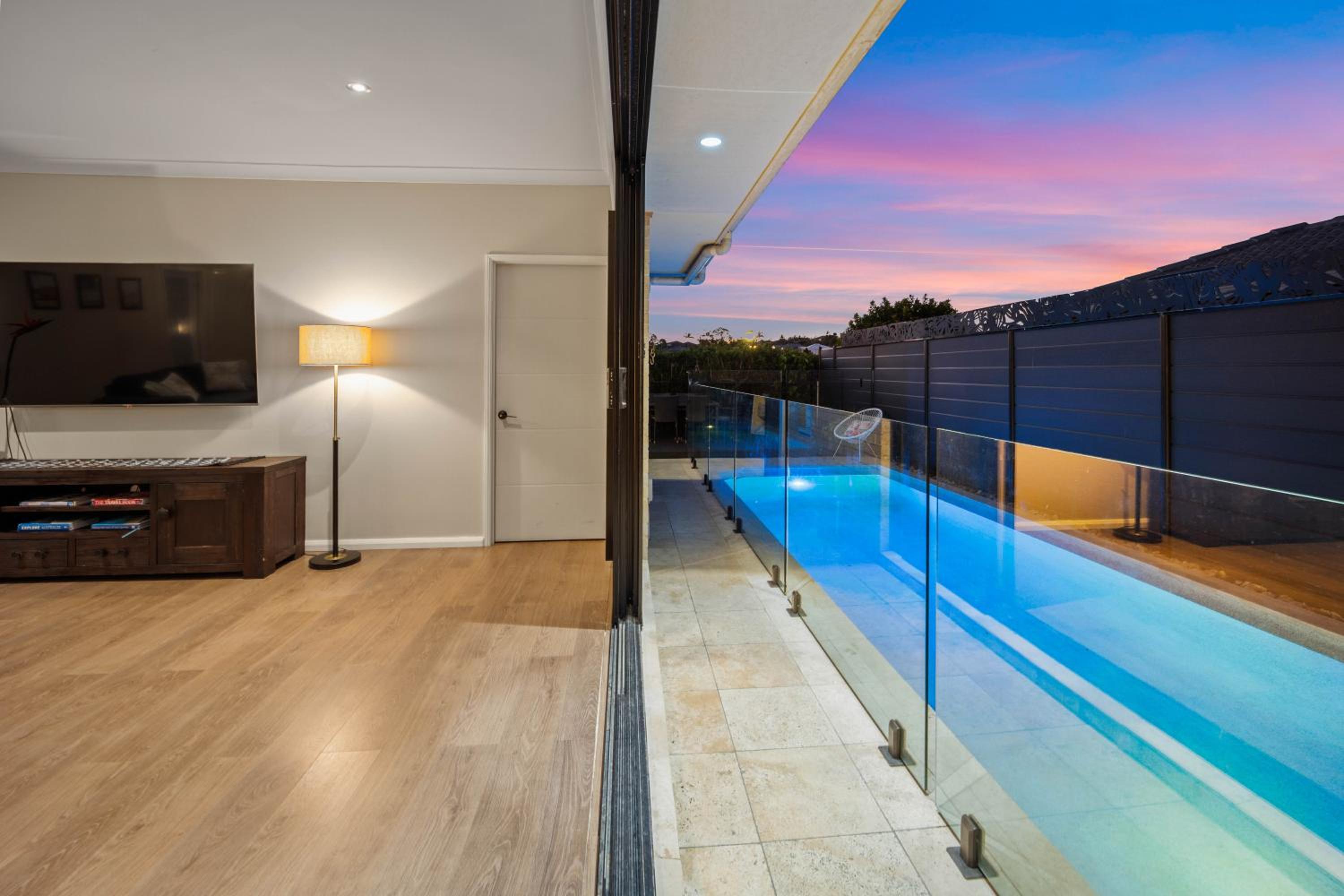 Charming group getaway - 9 mins to Burleigh beach