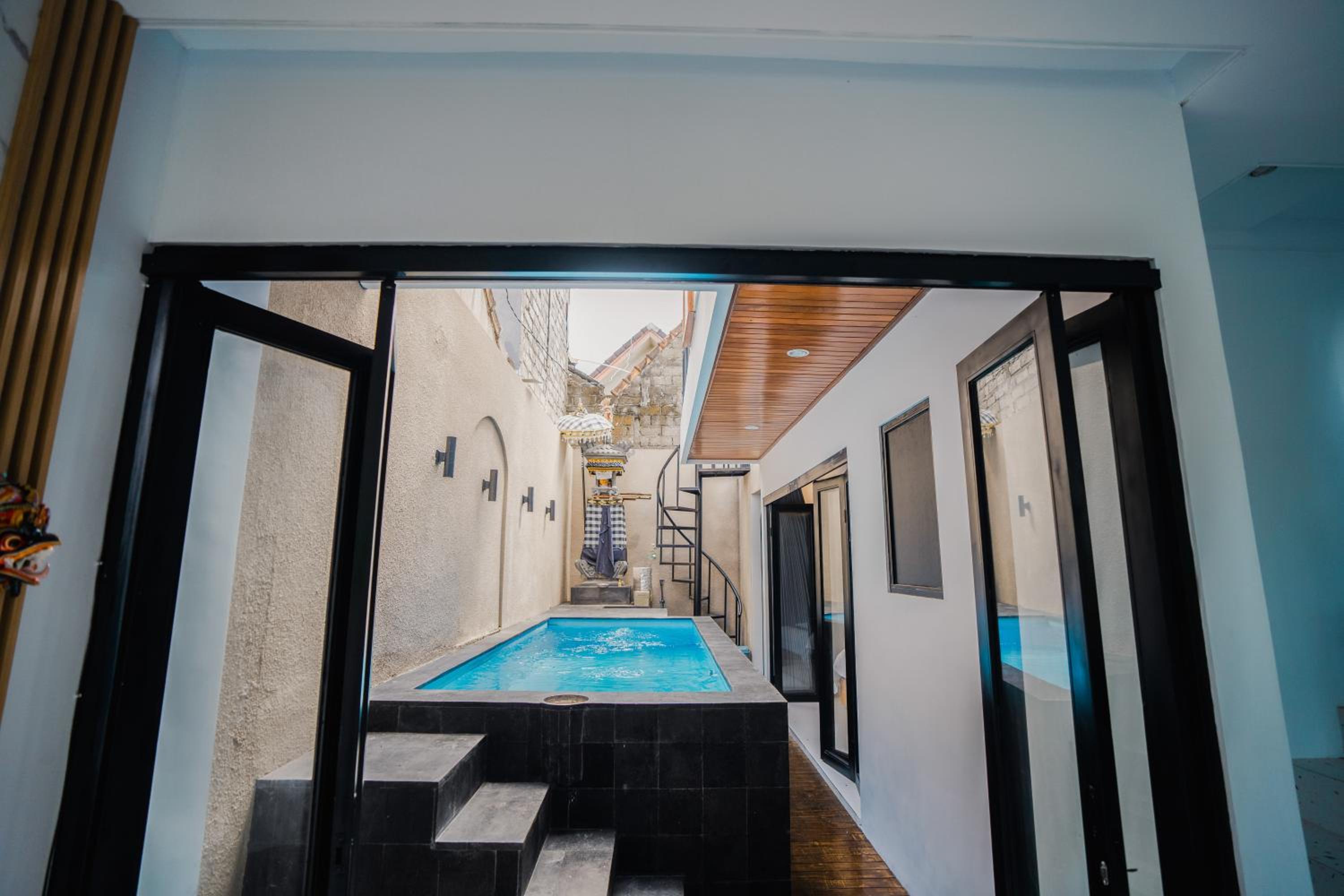 Sari Buana Villa Nusa Dua view 5