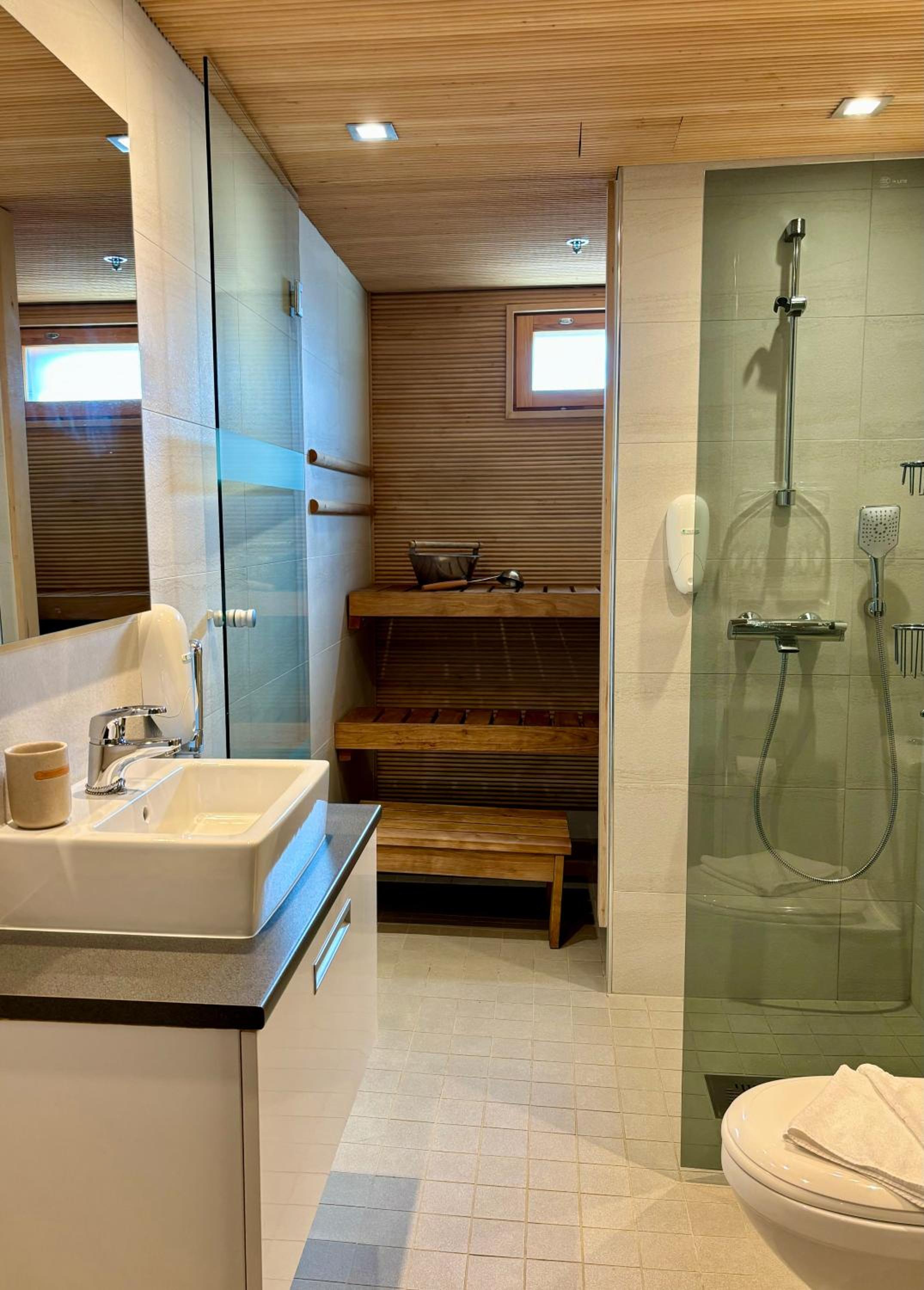 Levi Suites Levi Gold
