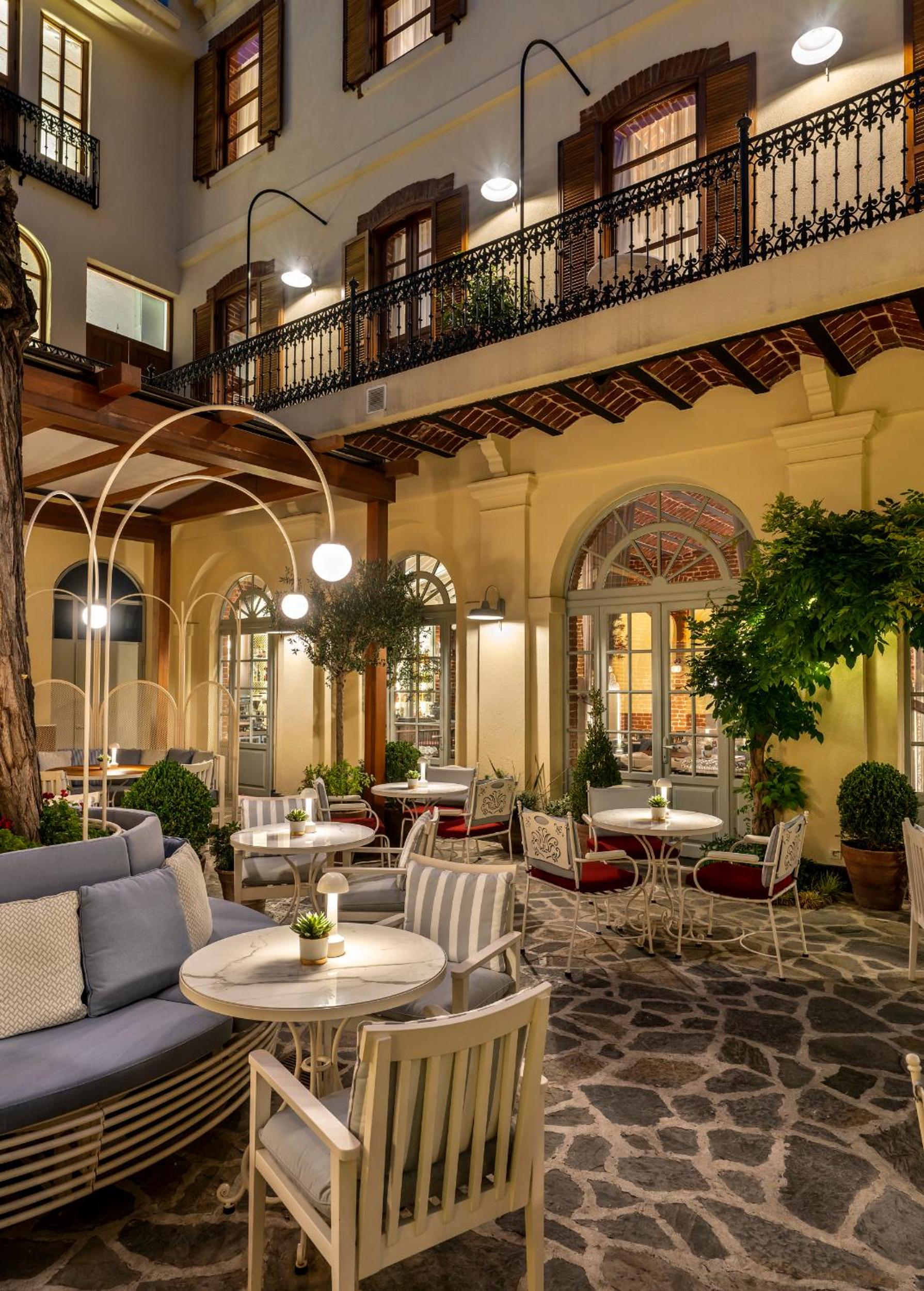 Ecole St. Pierre Otel - Image 76