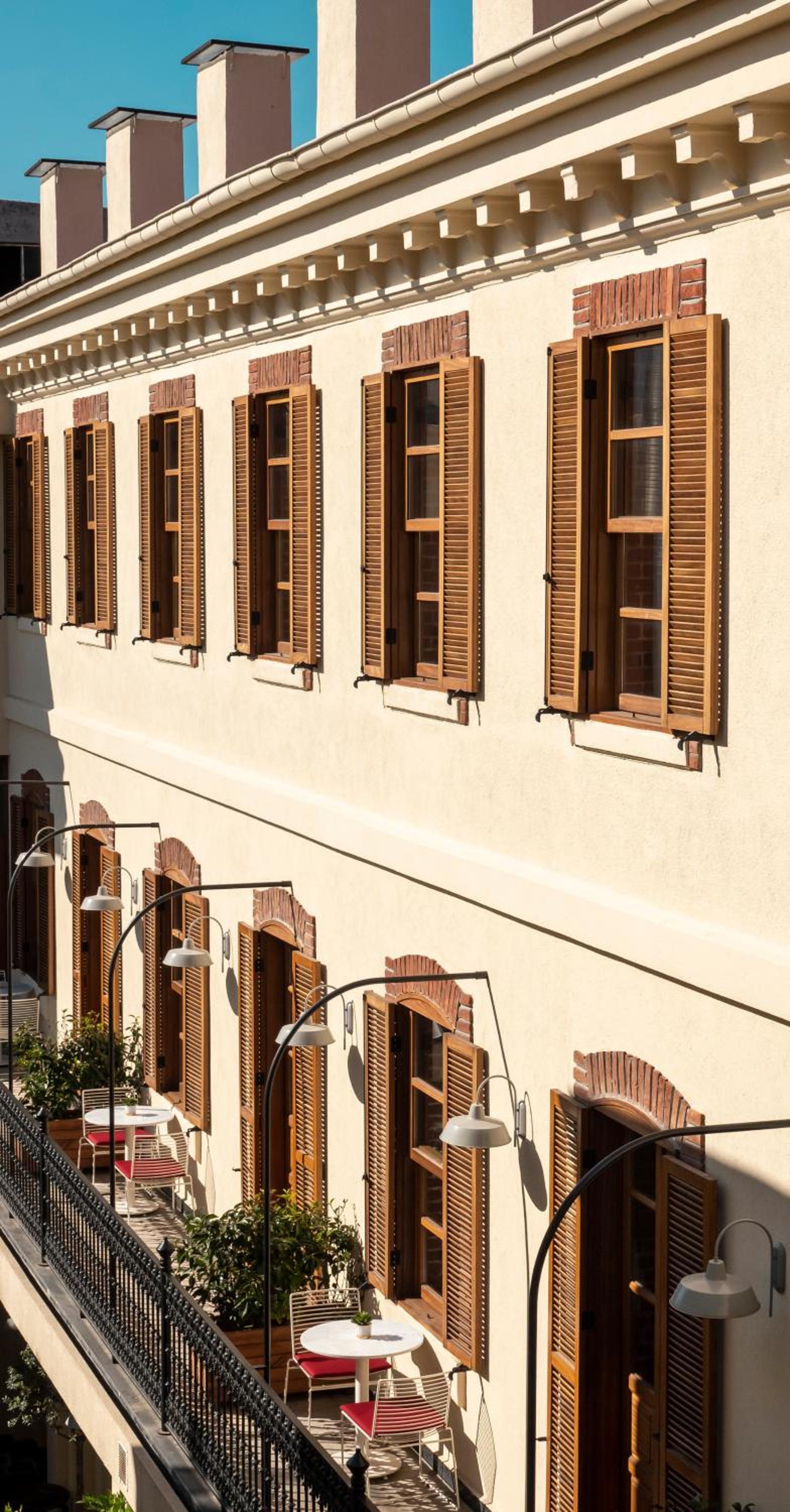 Ecole St. Pierre Otel - Image 11