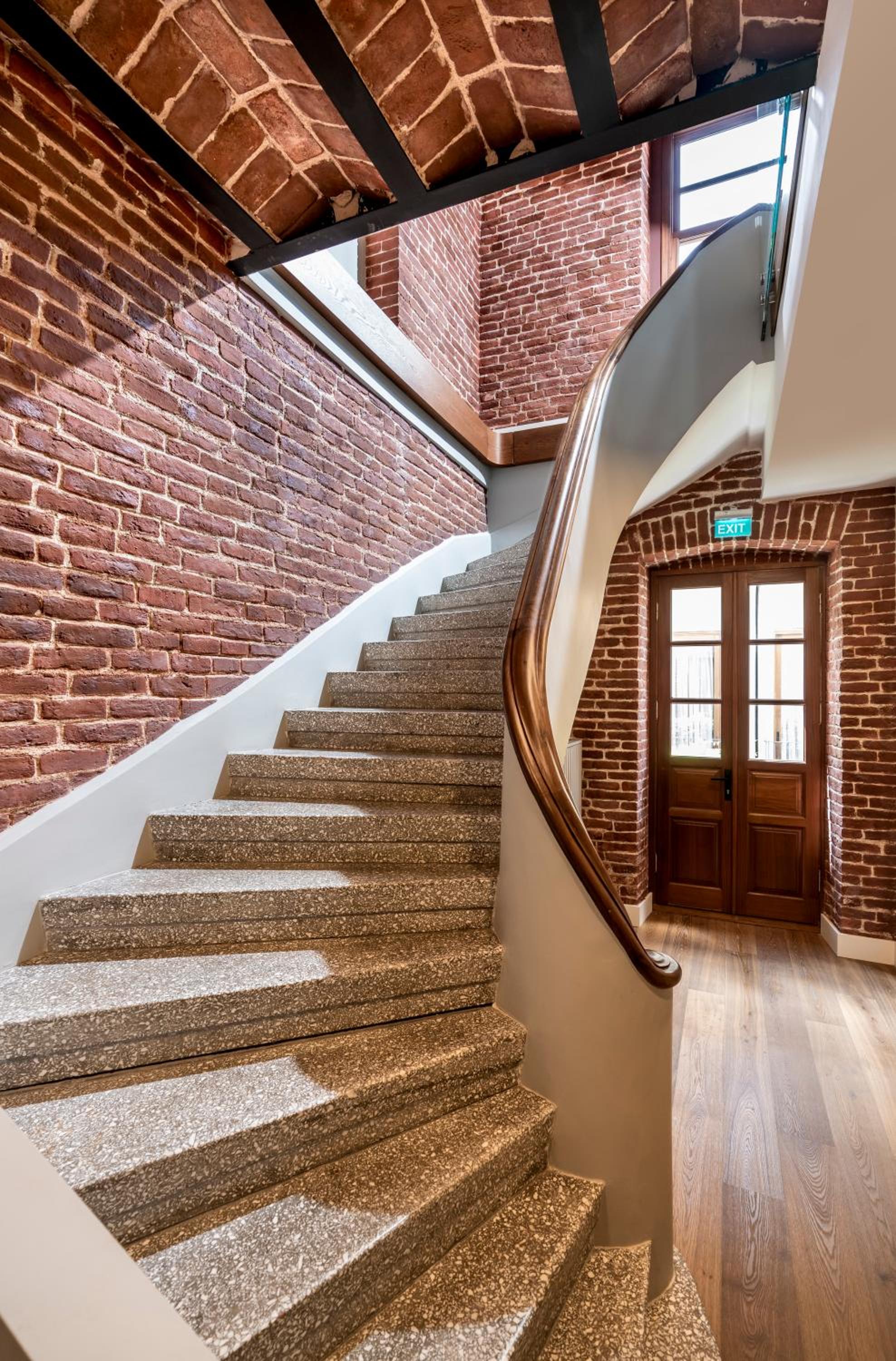 Ecole St. Pierre Otel - Image 94