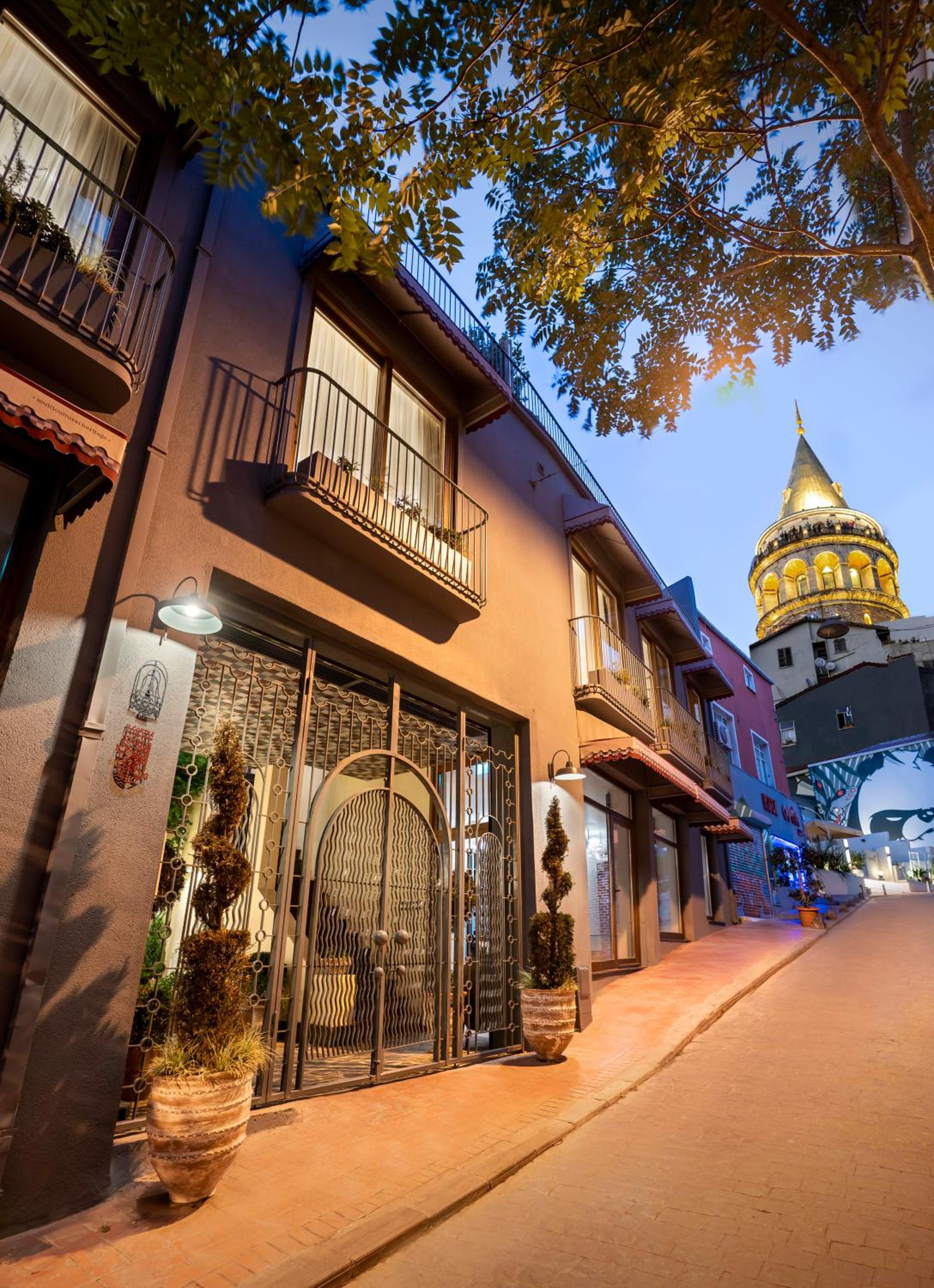 Ecole St. Pierre Otel - Image 34