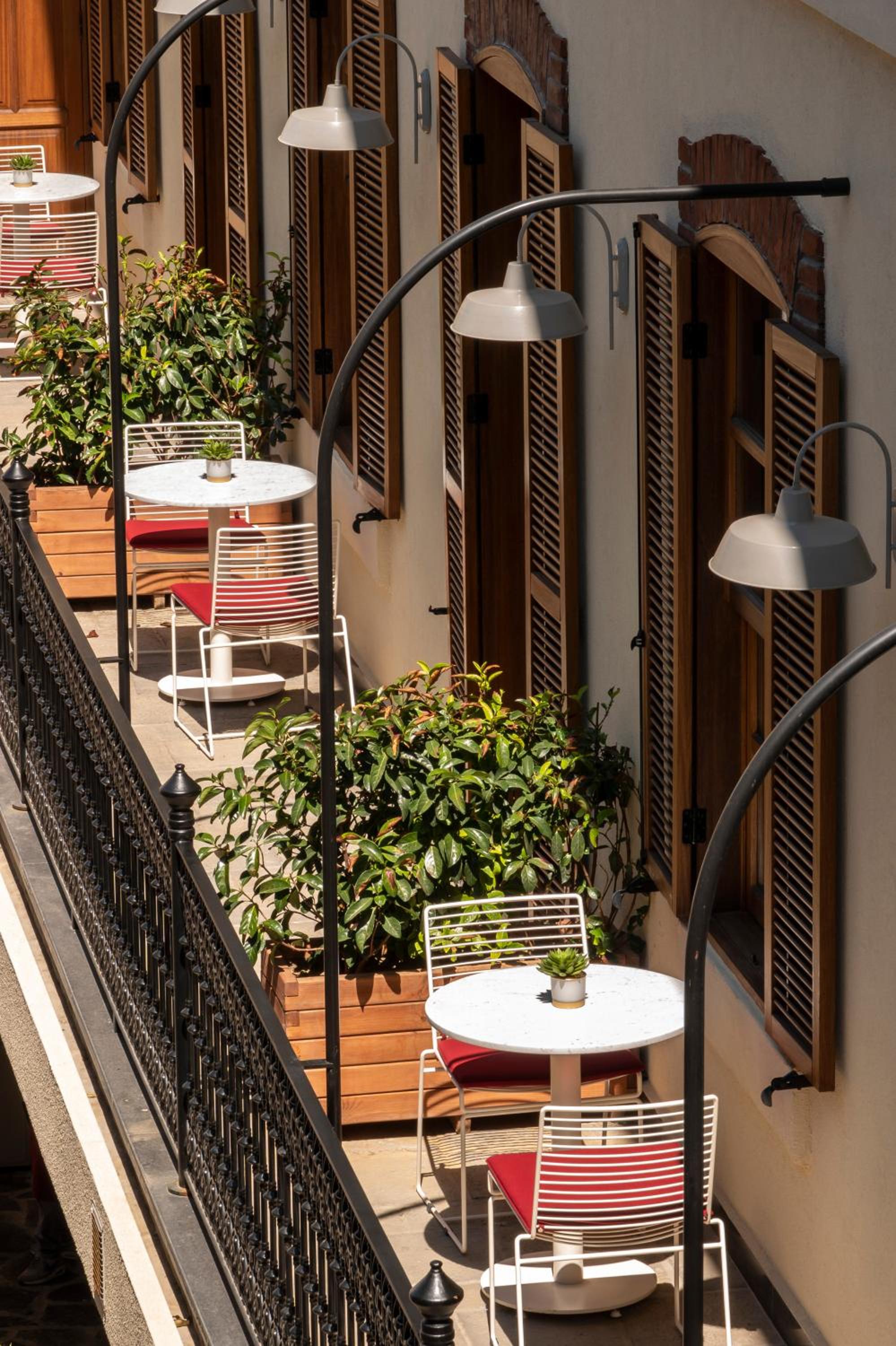 Ecole St. Pierre Otel - Image 32