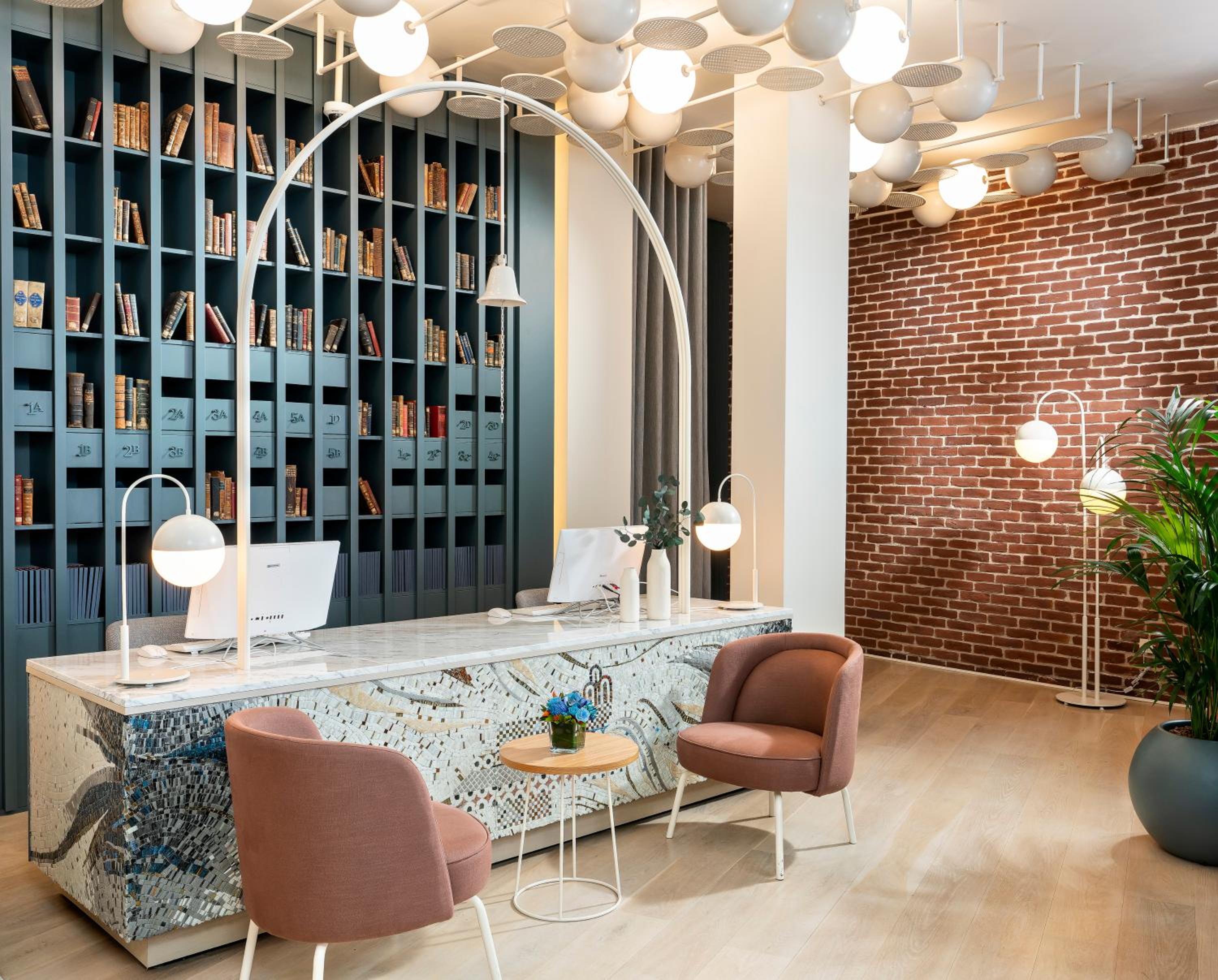 Ecole St. Pierre Otel - Image 31