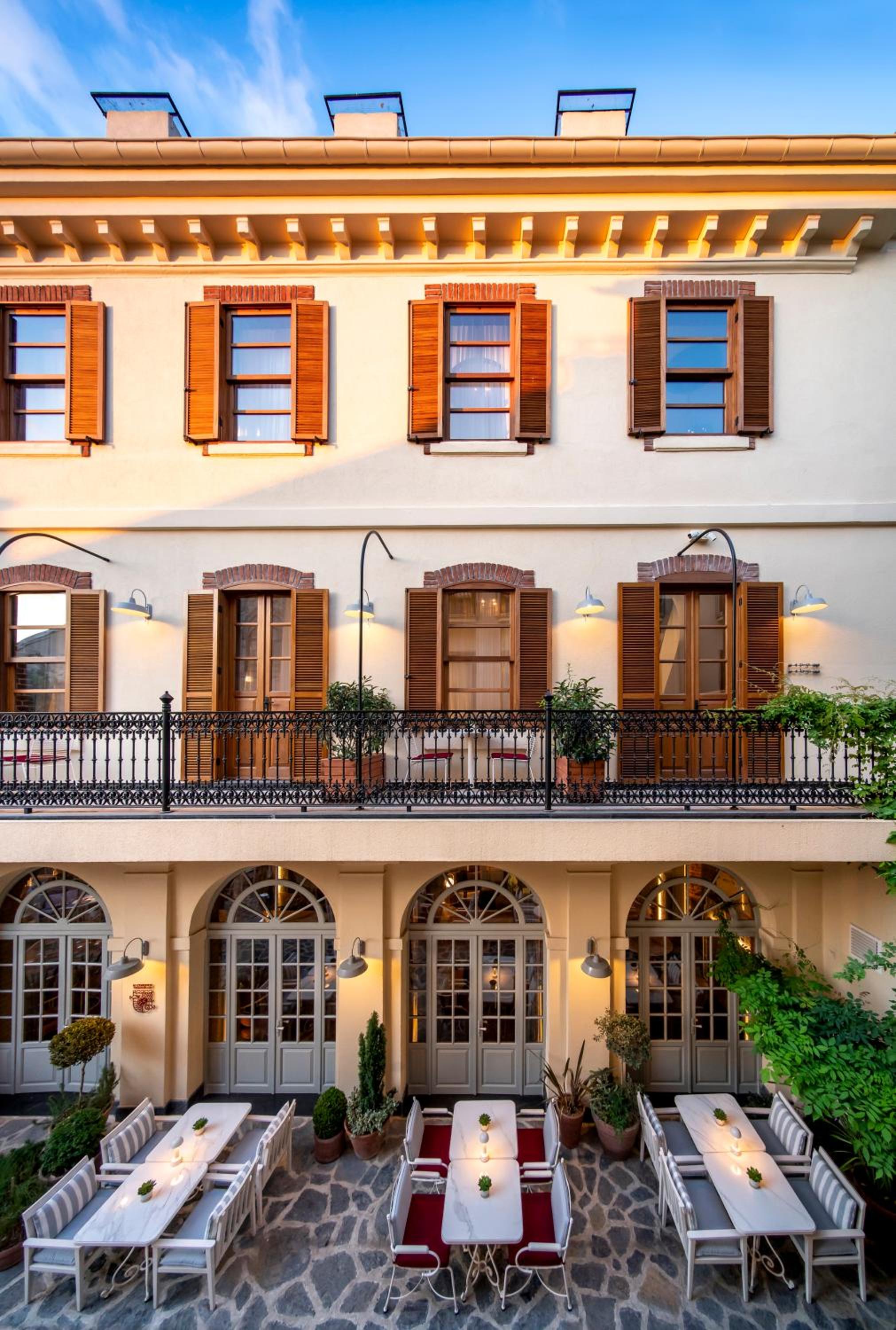 Ecole St. Pierre Otel - Image 38