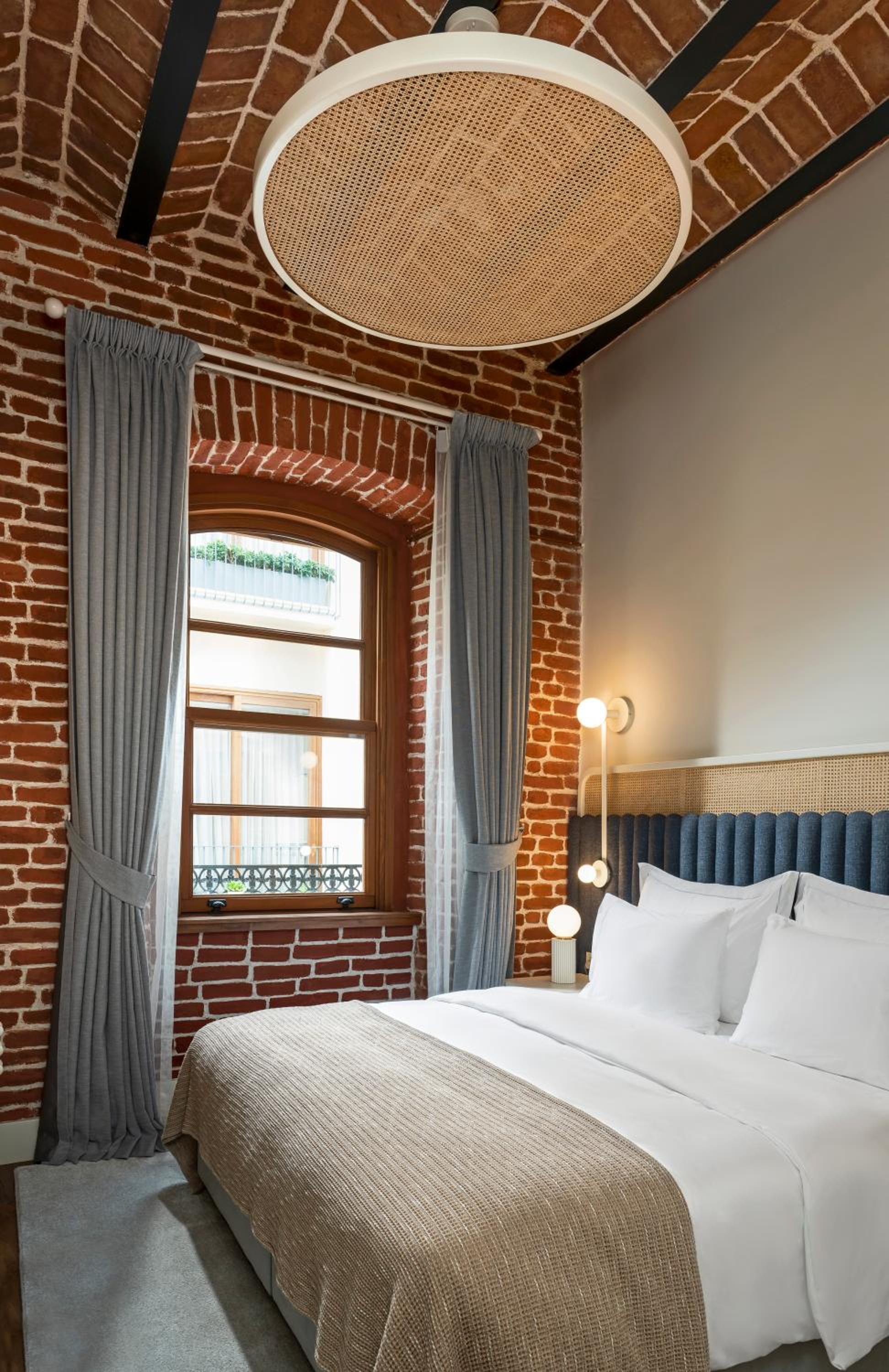 Ecole St. Pierre Otel - Image 37