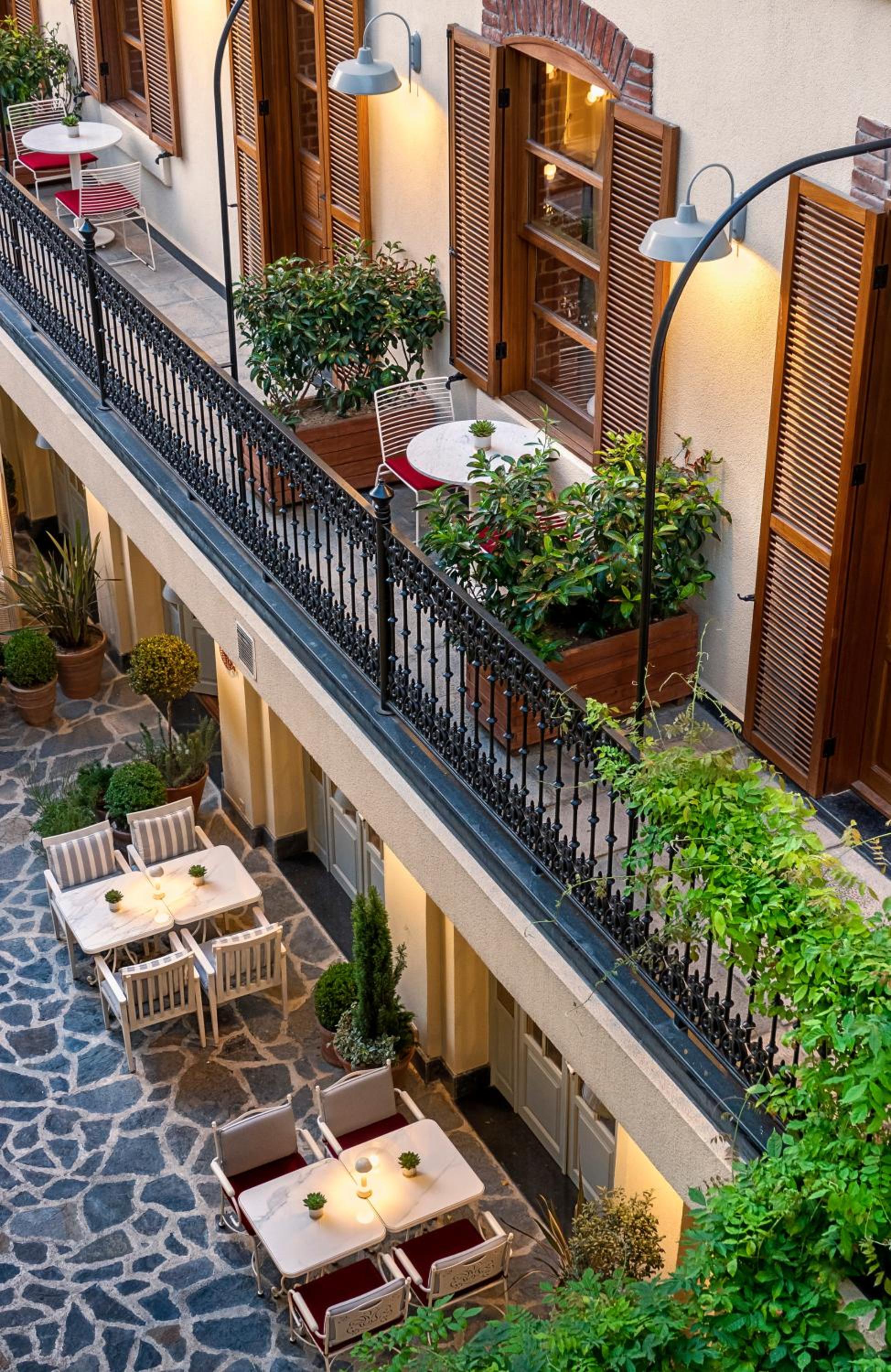 Ecole St. Pierre Otel - Image 41