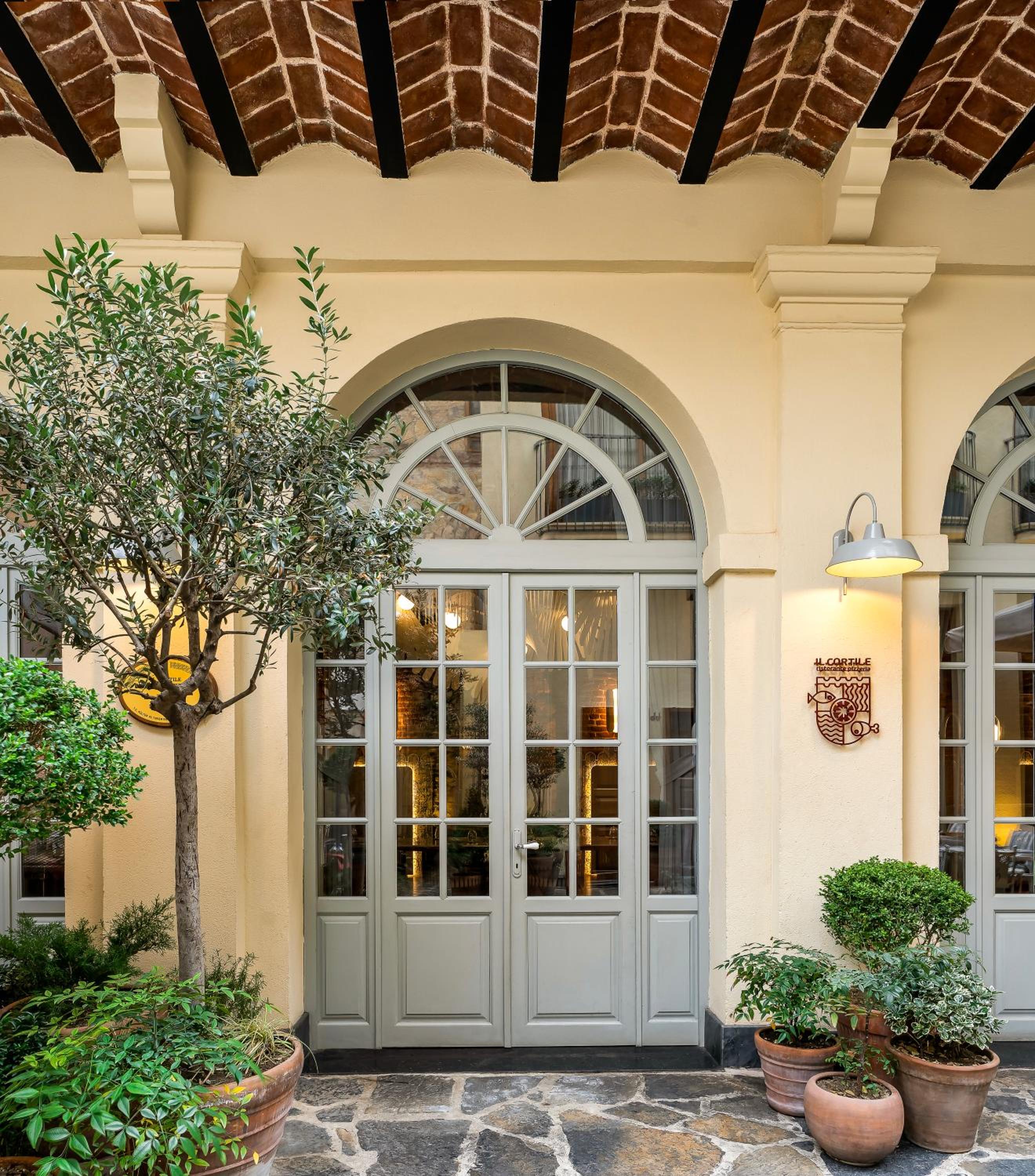 Ecole St. Pierre Otel - Image 53