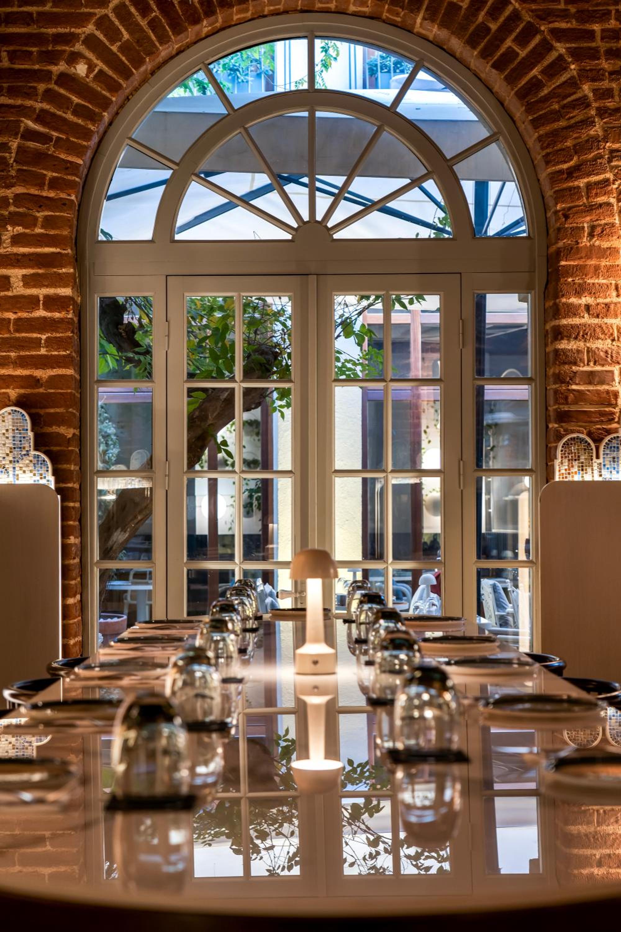 Ecole St. Pierre Otel - Image 63