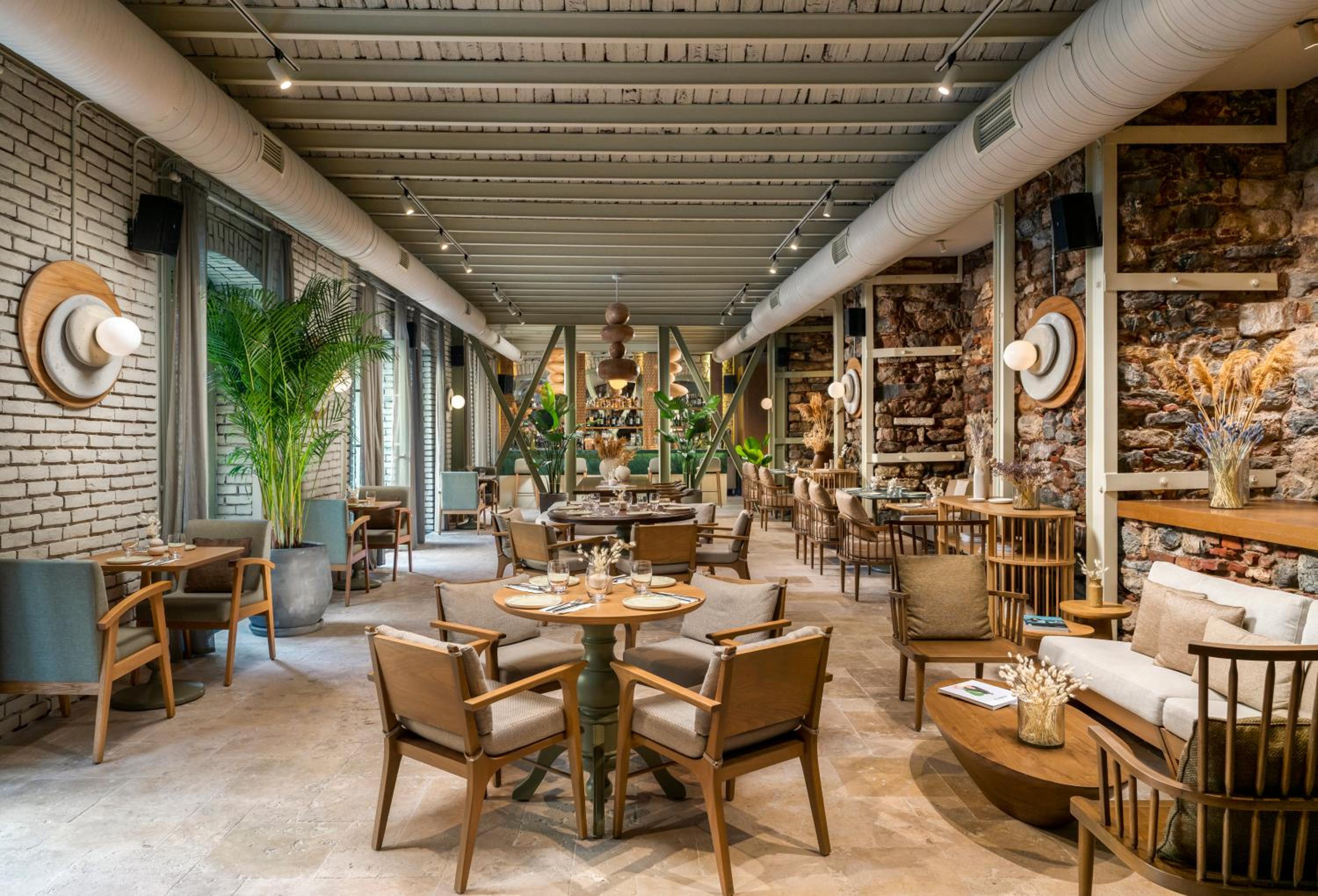 Ecole St. Pierre Otel - Image 65