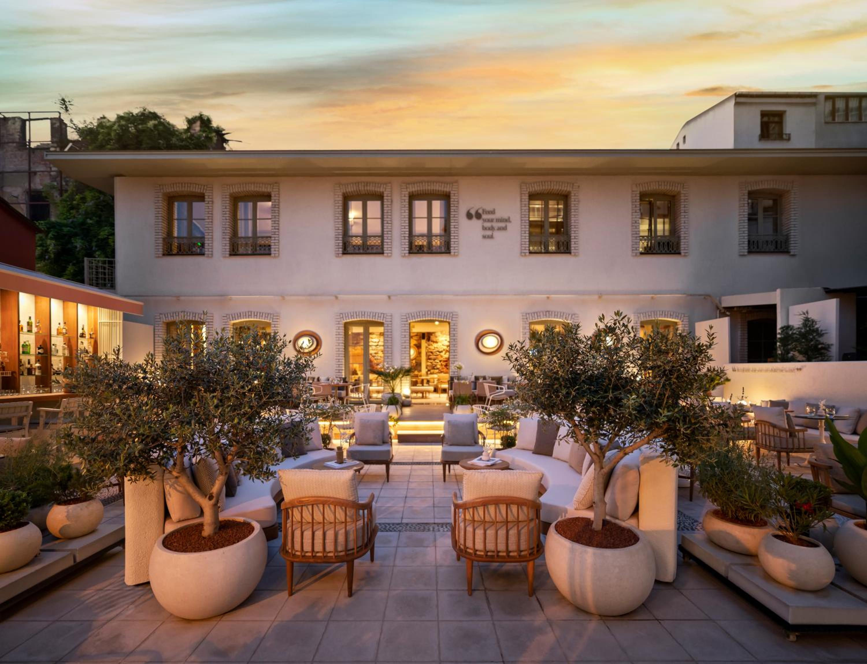 Ecole St. Pierre Otel - Image 69