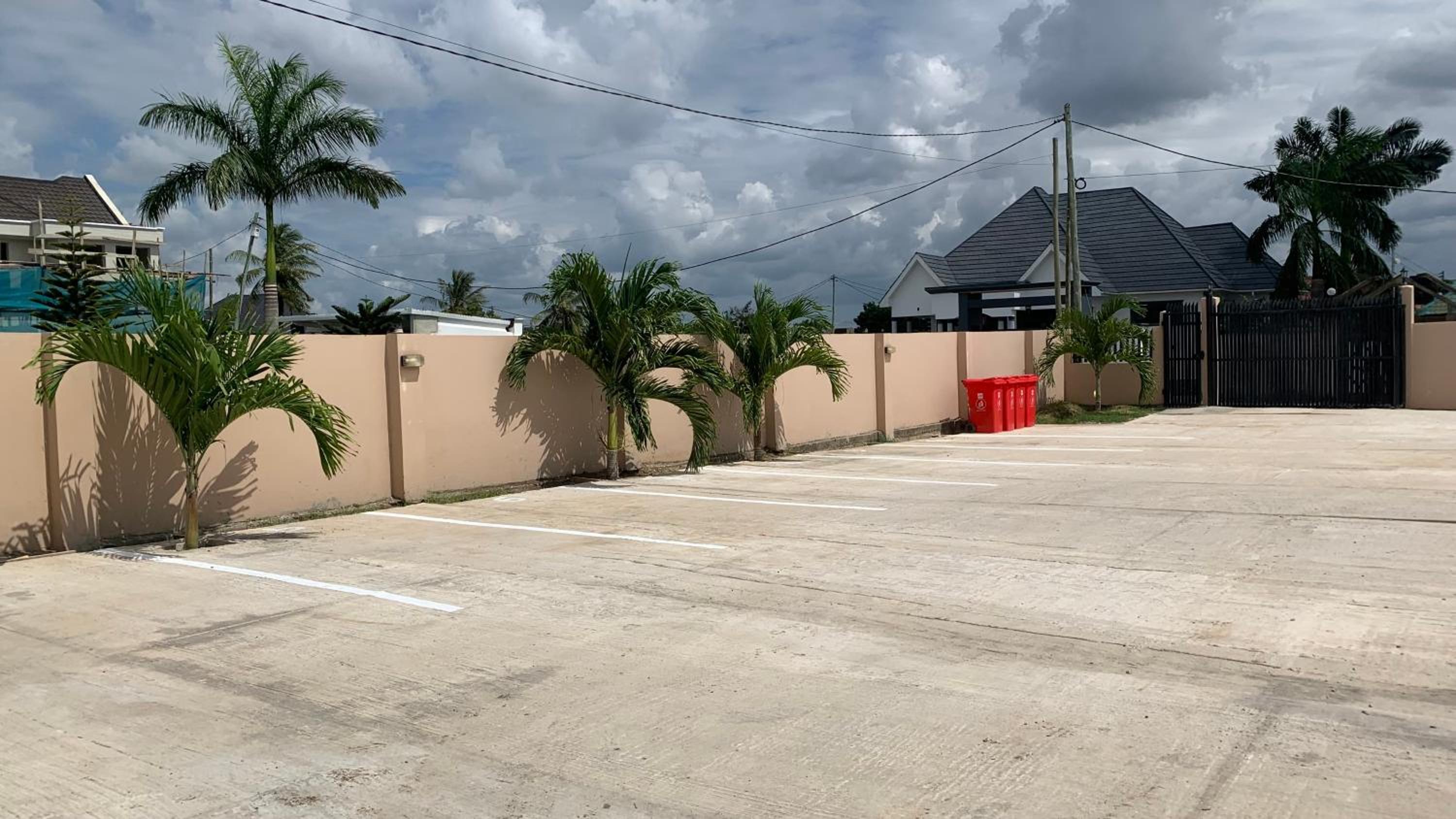 Stunning 2BR in Dar Beach, Dining, Transit Nearby apt 1 view 4