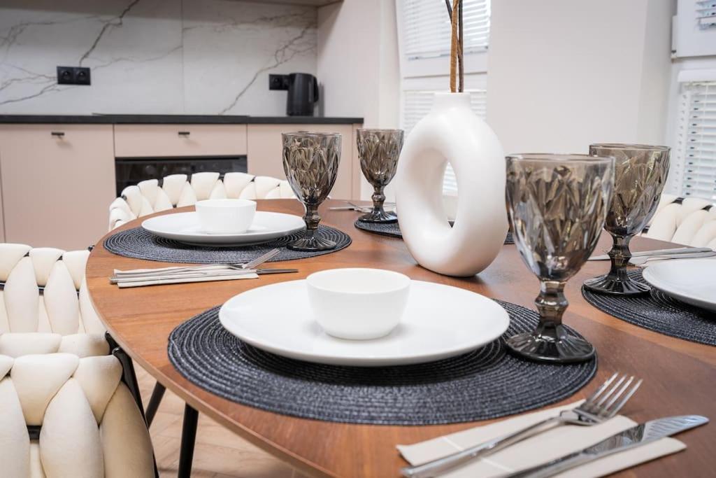 Old City Premium Apartment by RENT4YOU