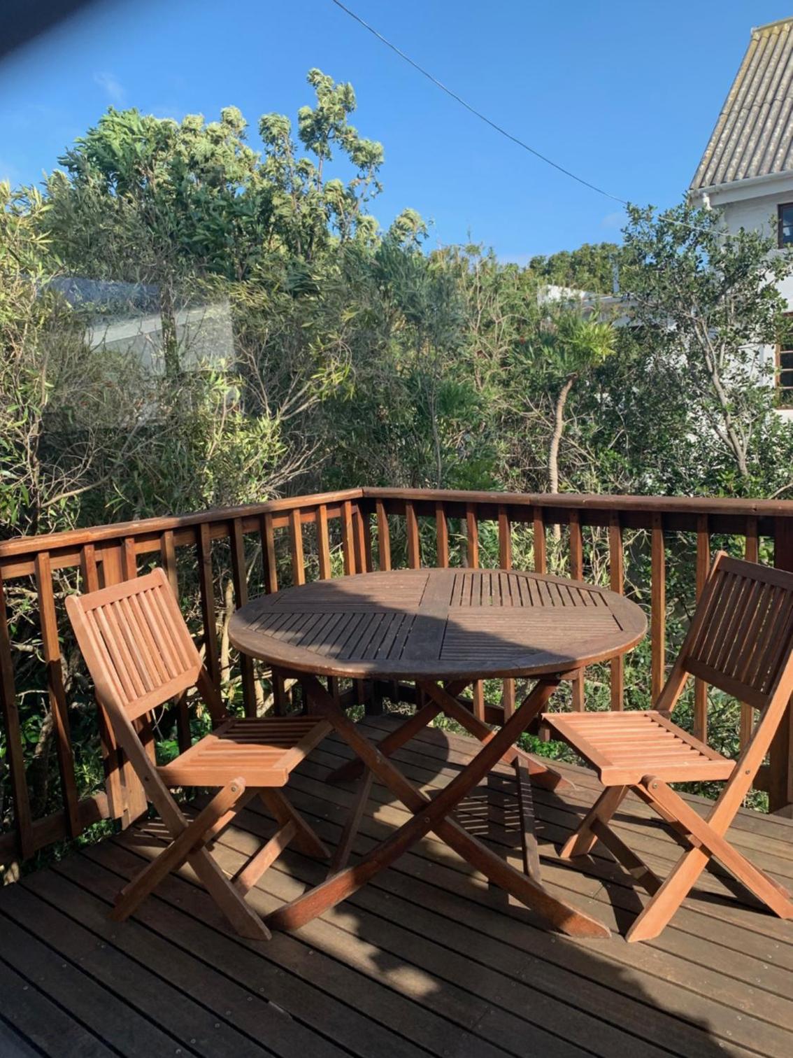 Two Palms Cottage view 4