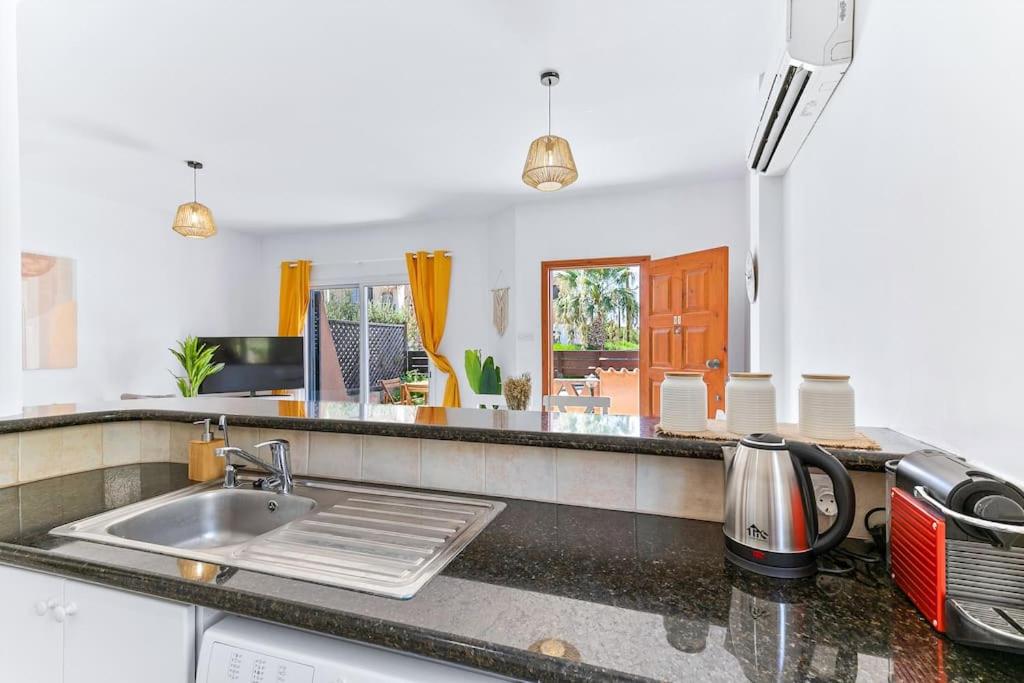 Charming 3-Bedroom Maisonette with Pool Access at Regina Gardens, 700 m Venus Beach