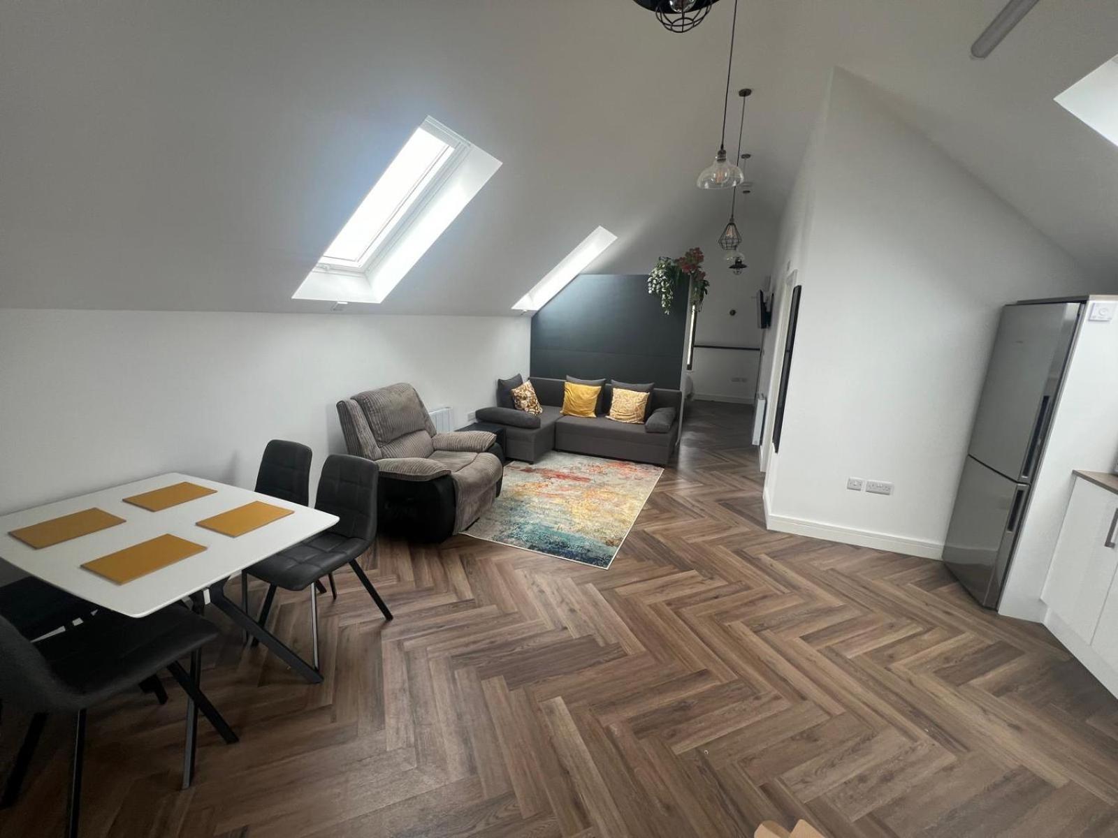 White House apartment, Staines upon Thames view 2