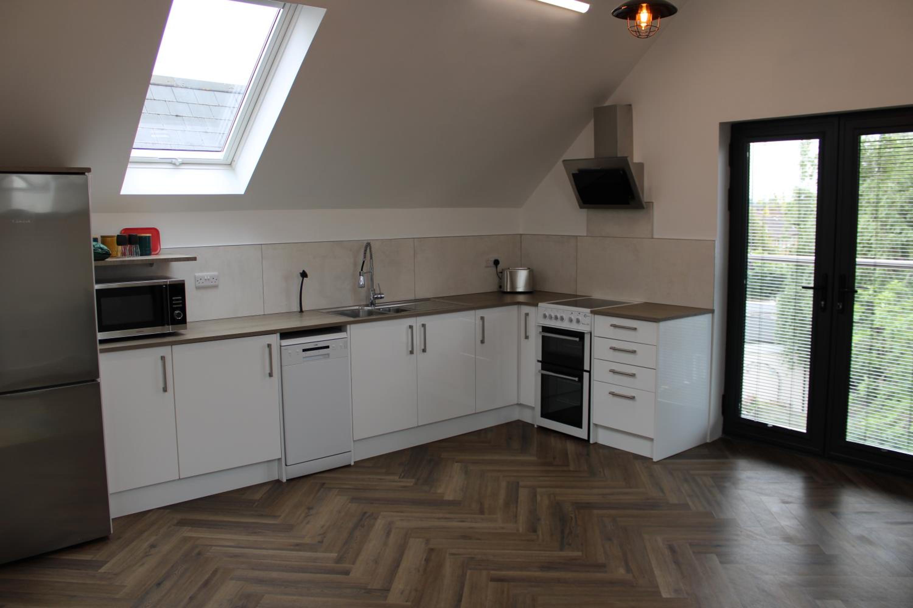 White House apartment, Staines upon Thames view 5