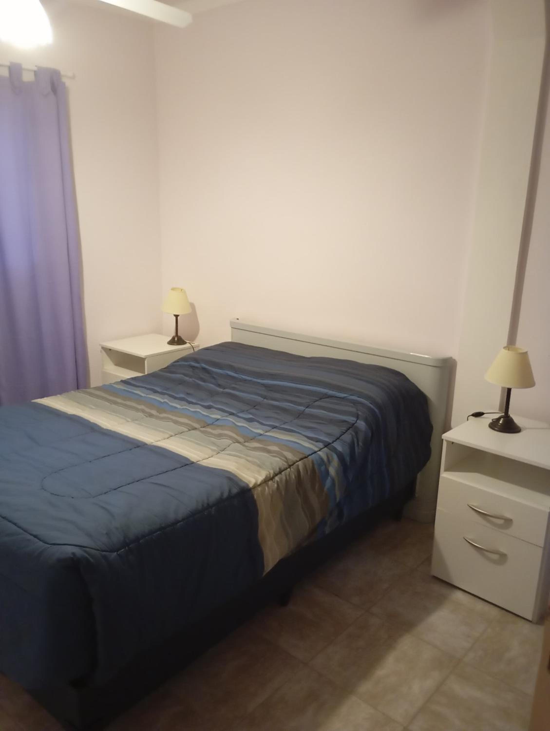 Se alquila casa en barrio privado