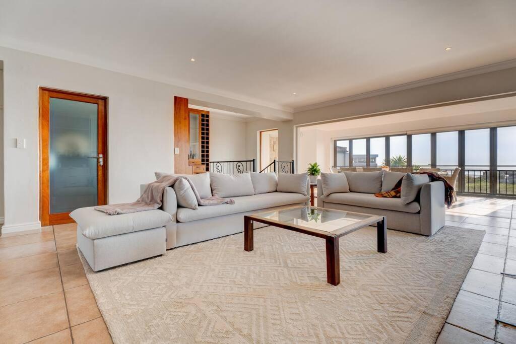 Holiday Home with Greenbelt & Lagoon Views view 4