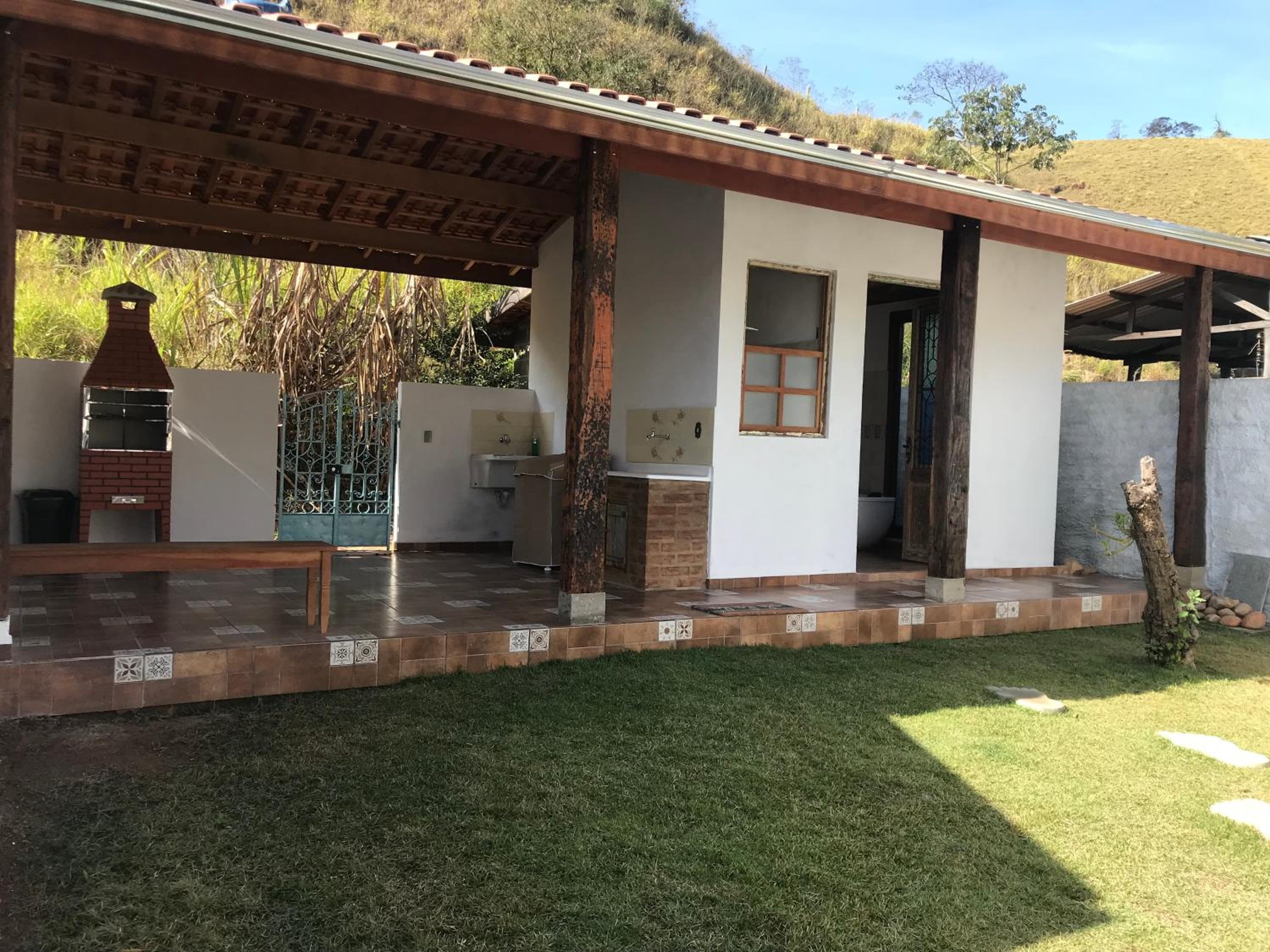 Casa 2 km do centro de São Bento