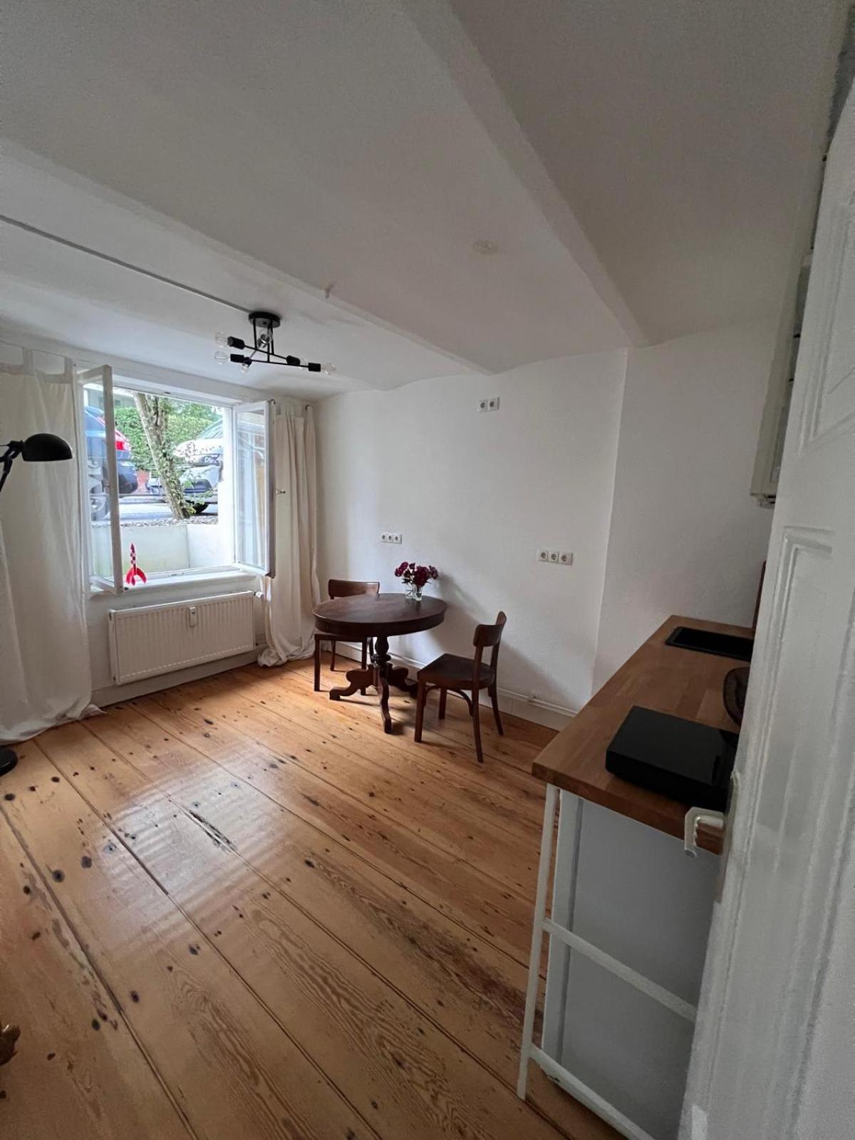 Charmante Souterrain Altbau Wohnung in Alsternähe