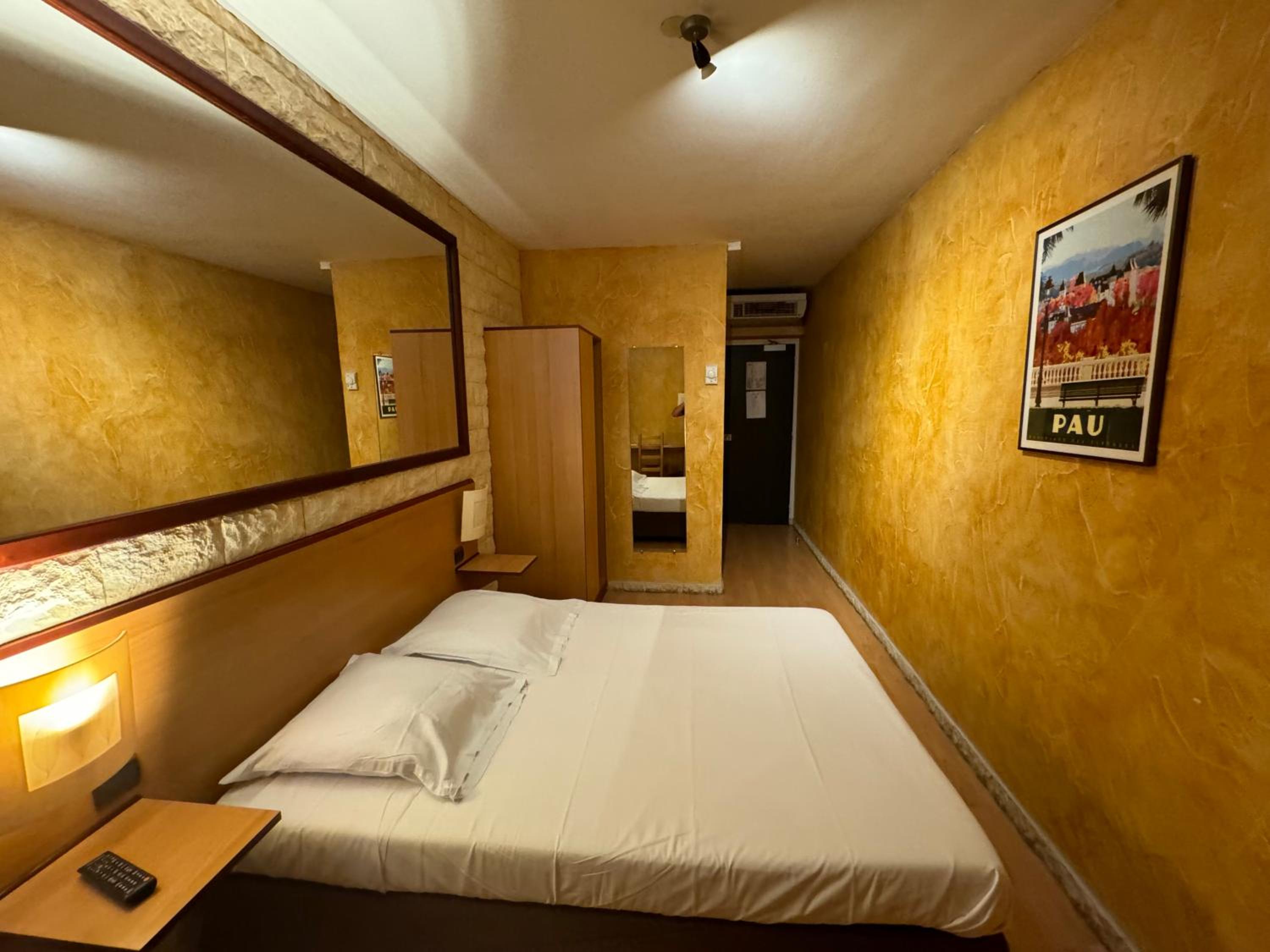 Pau Vacations - Hotel Bosquet Pau Centre - Property Image 2
