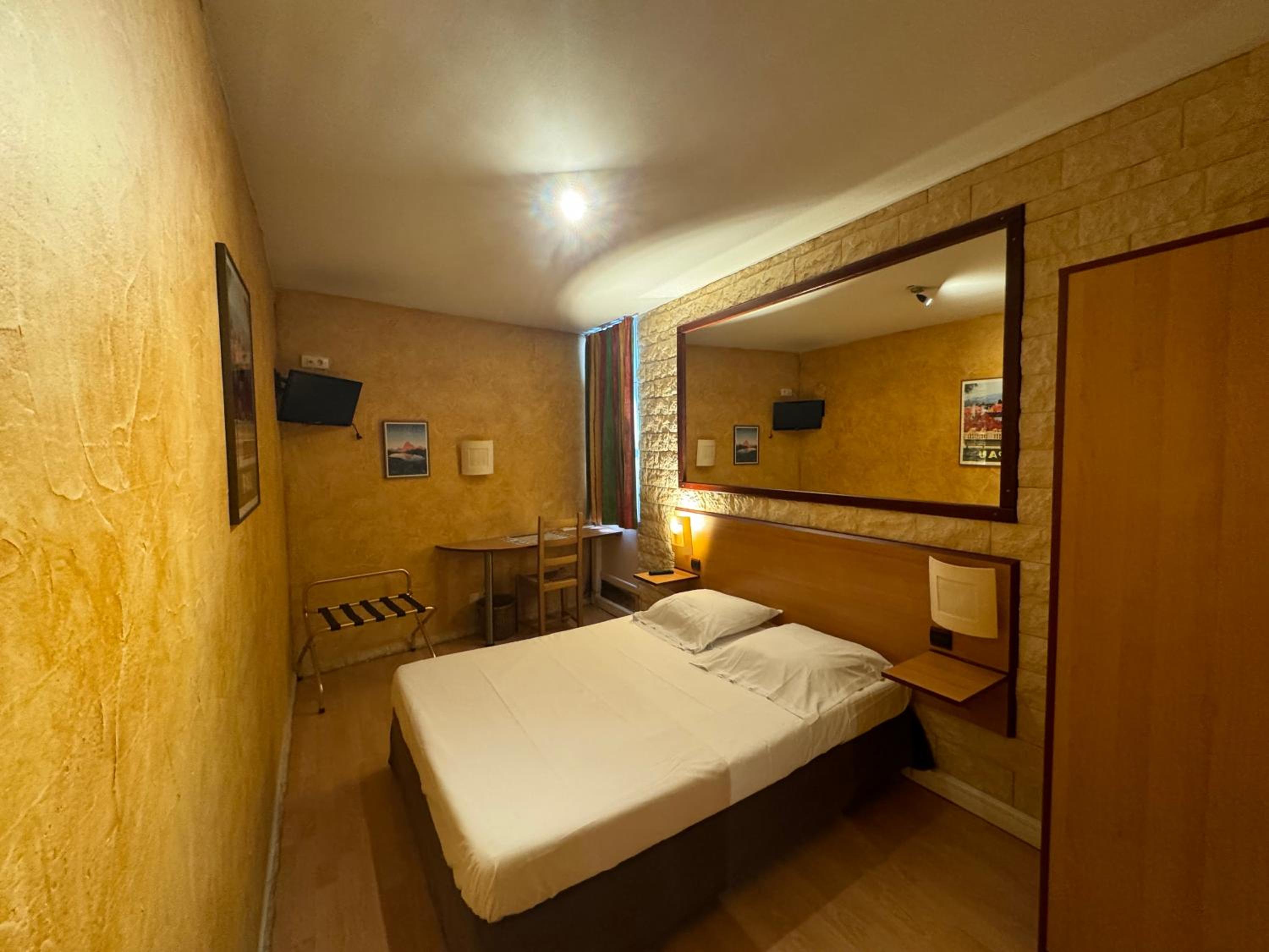 Pau Vacations - Hotel Bosquet Pau Centre - Property Image 4