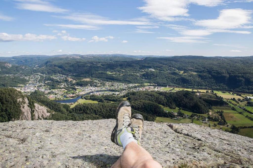 Velkommen Til Vakre Kvinesdal