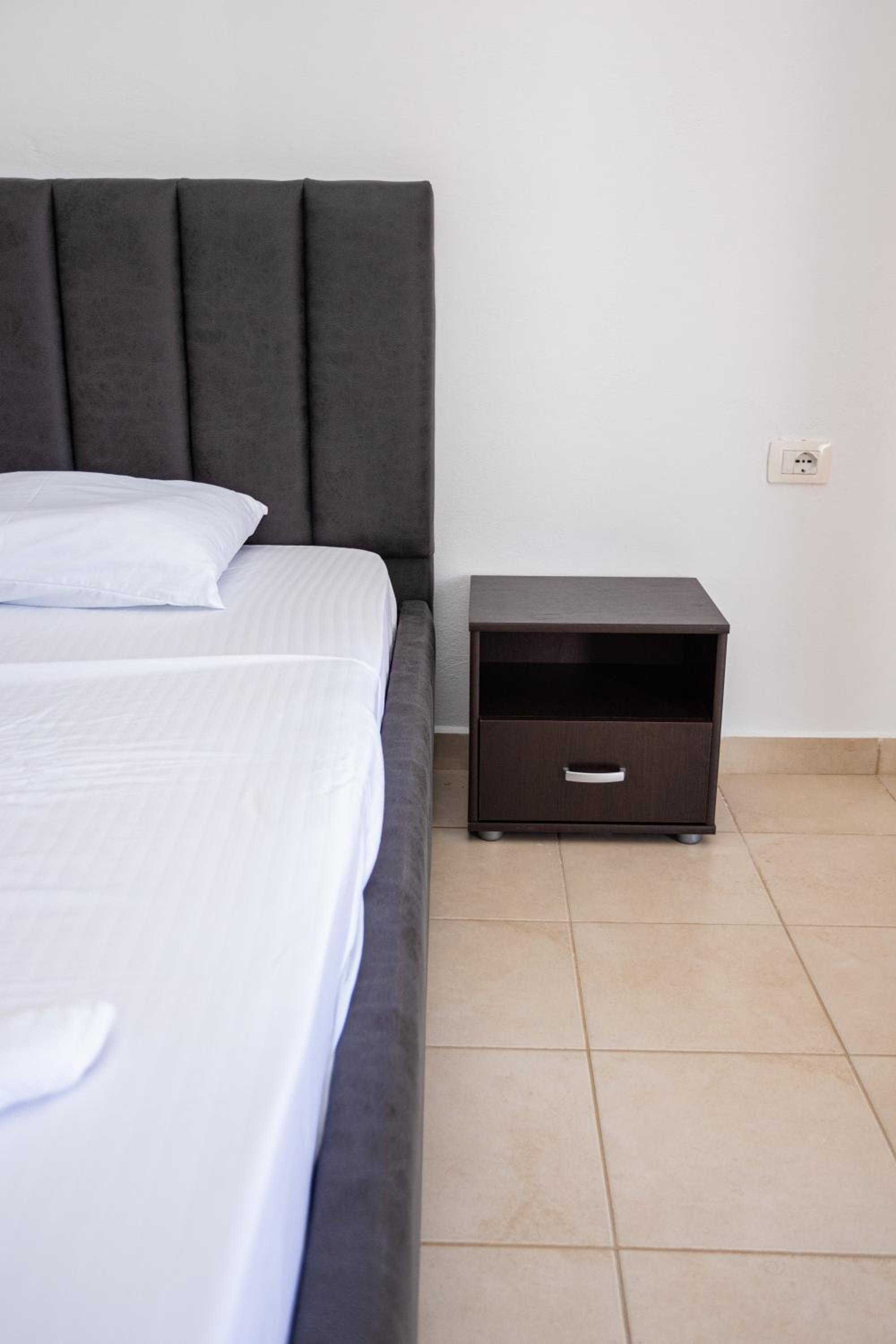 Emigres Apartments Vlore