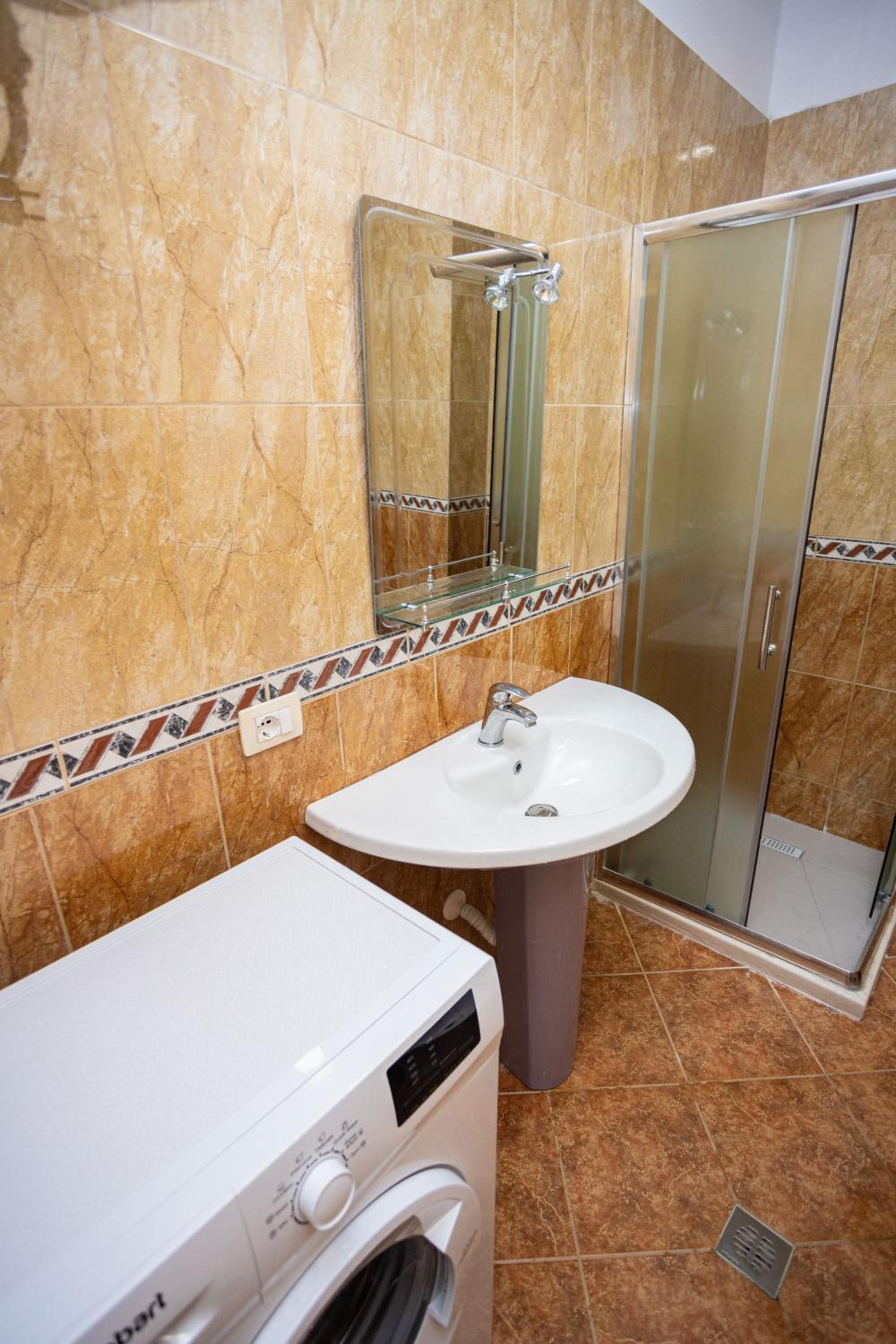 Emigres Apartments Vlore