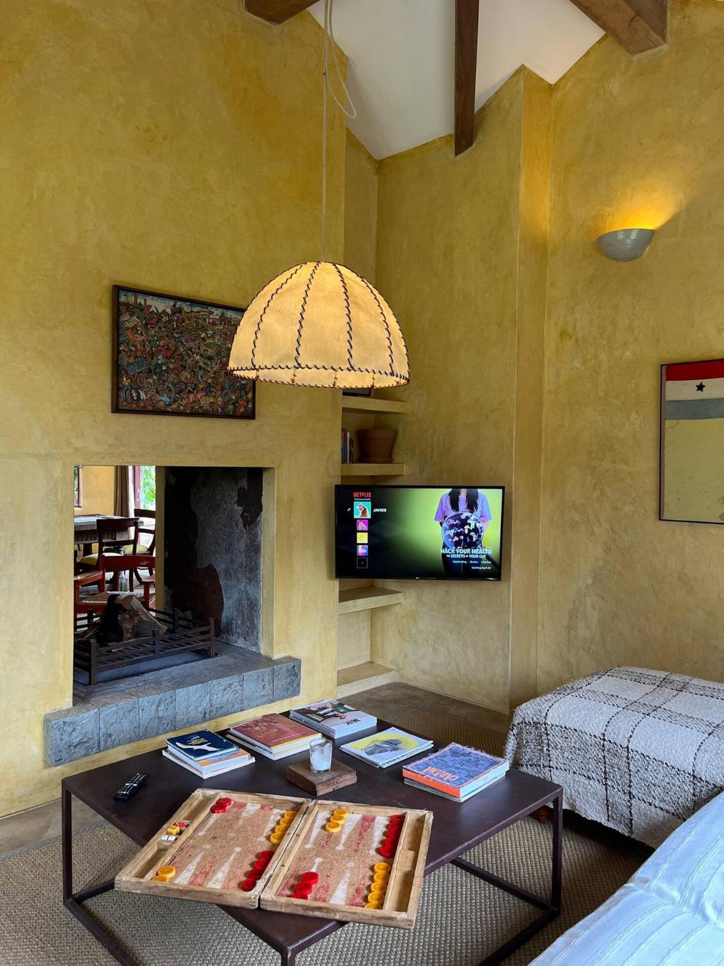 Yellow House 3-Bedroom Villa in Nature view 3