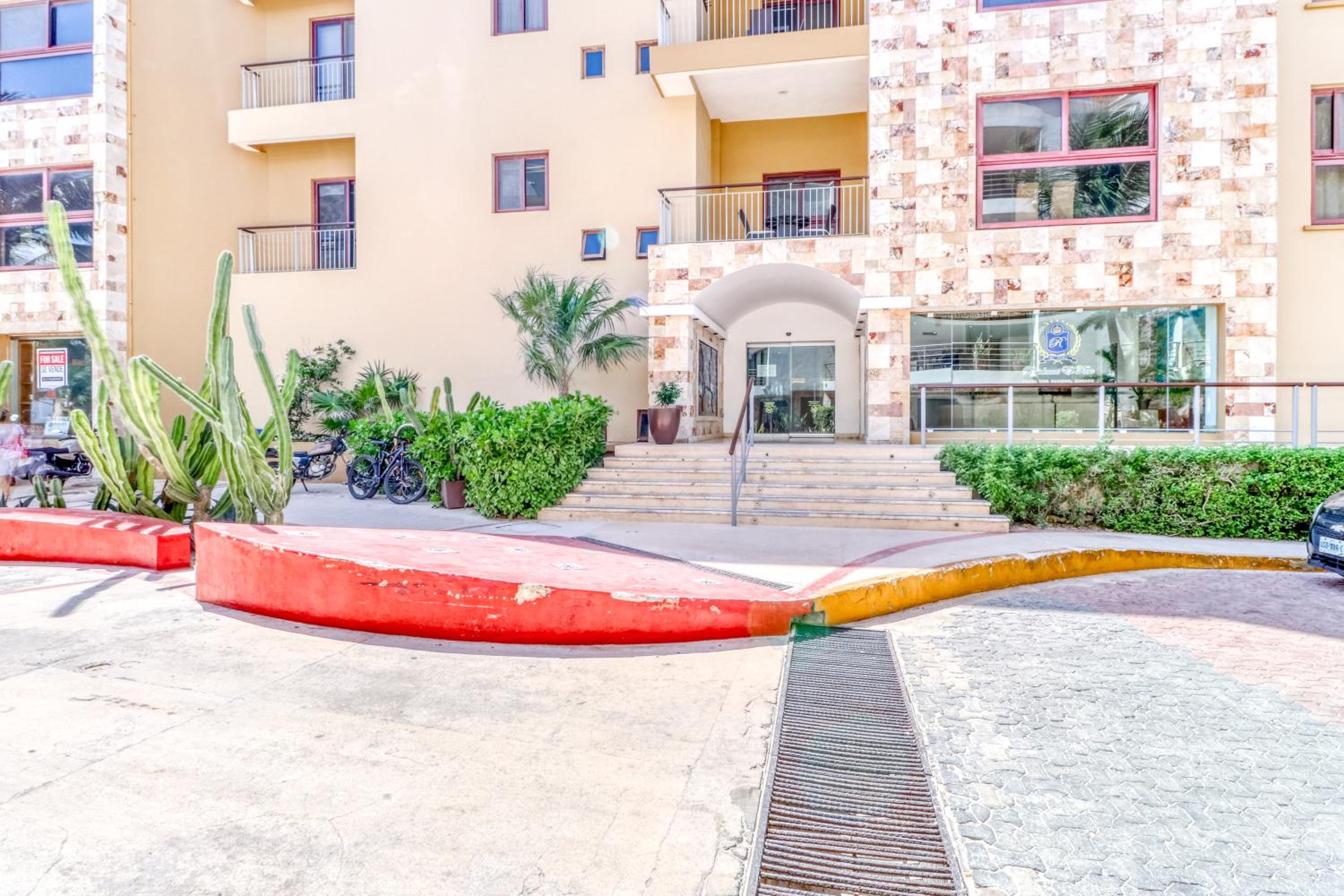 Residences El Faro, surf 201 view 2
