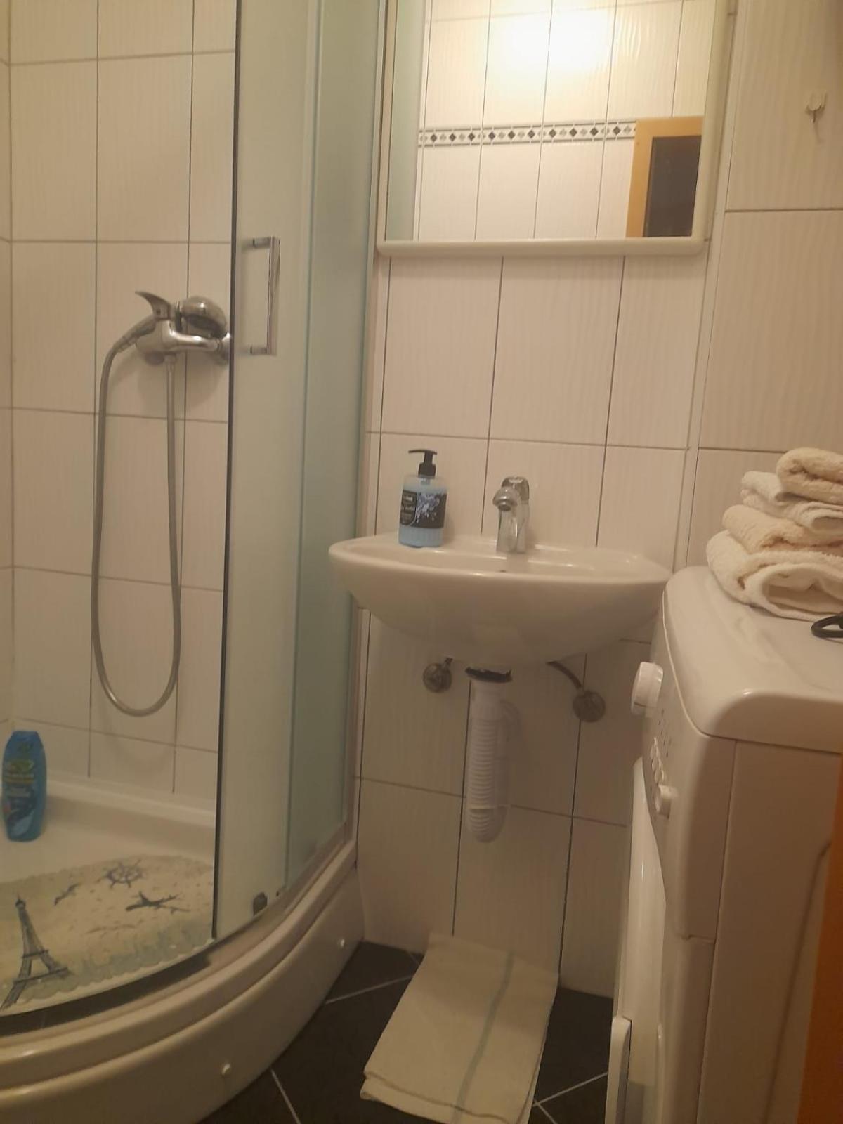 Apartmani, prenoćište Ana