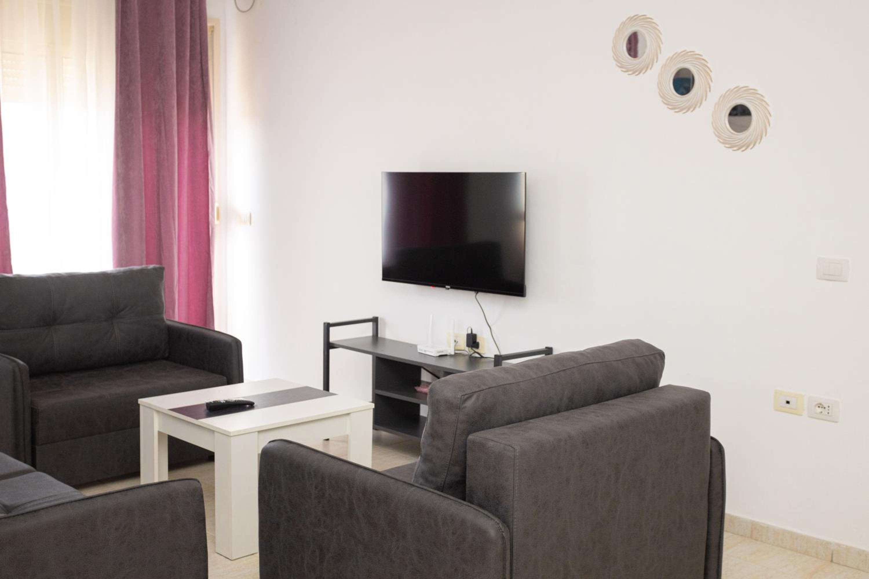 Emigres Apartments Vlore