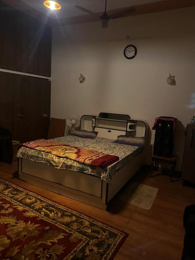 Serene Farmhouse Escape in Agra