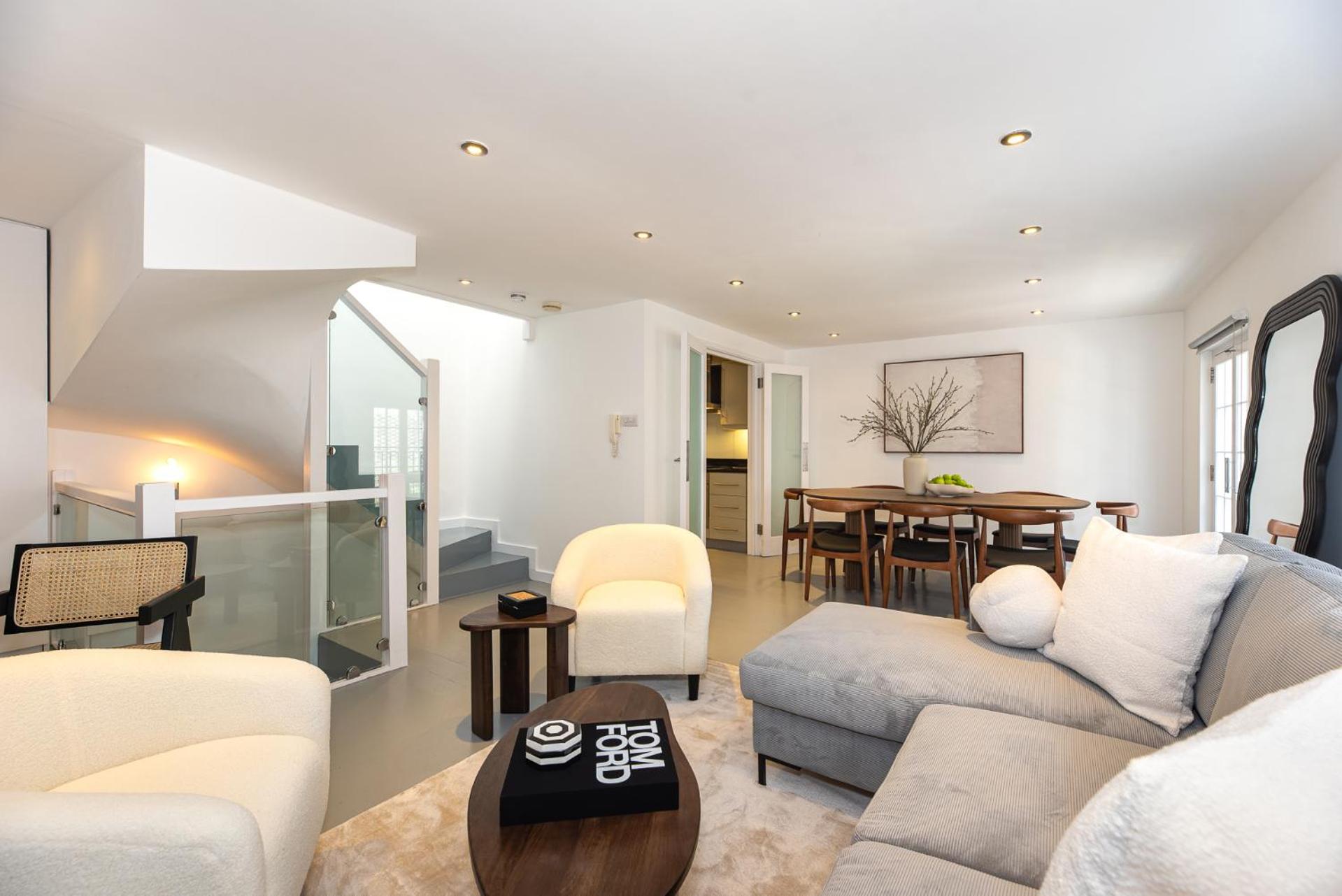 Hyde Park London Chic 4 bedrooms House