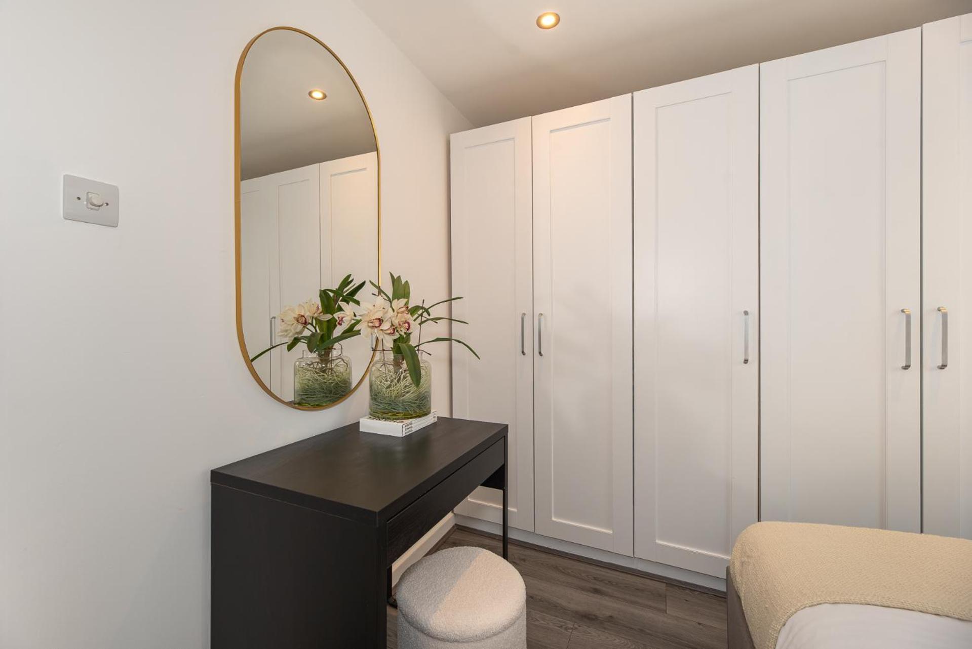 Hyde Park London Chic 4 bedrooms House