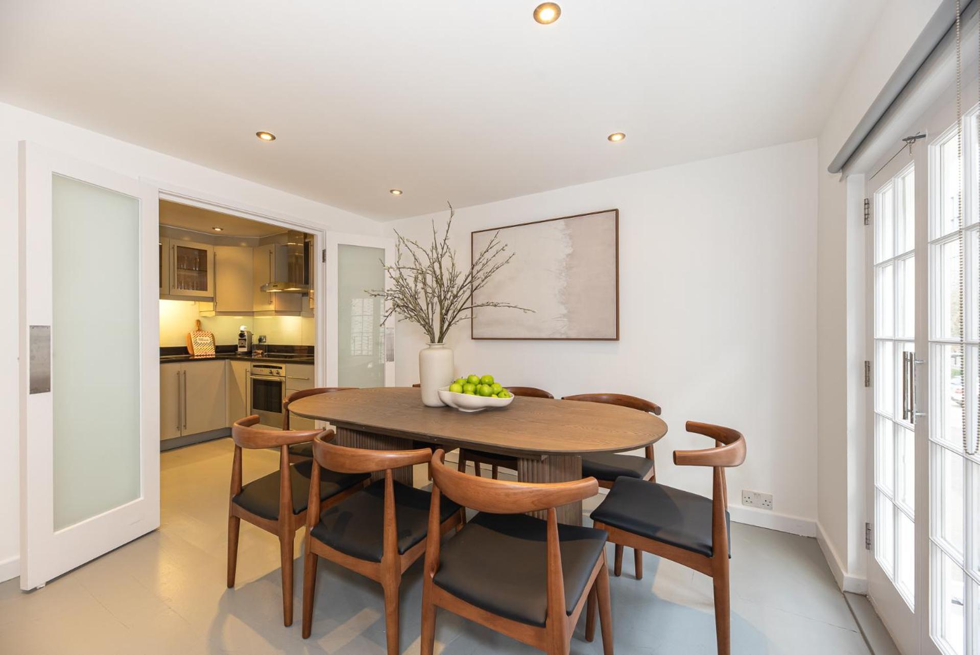 Hyde Park London Chic 4 bedrooms House