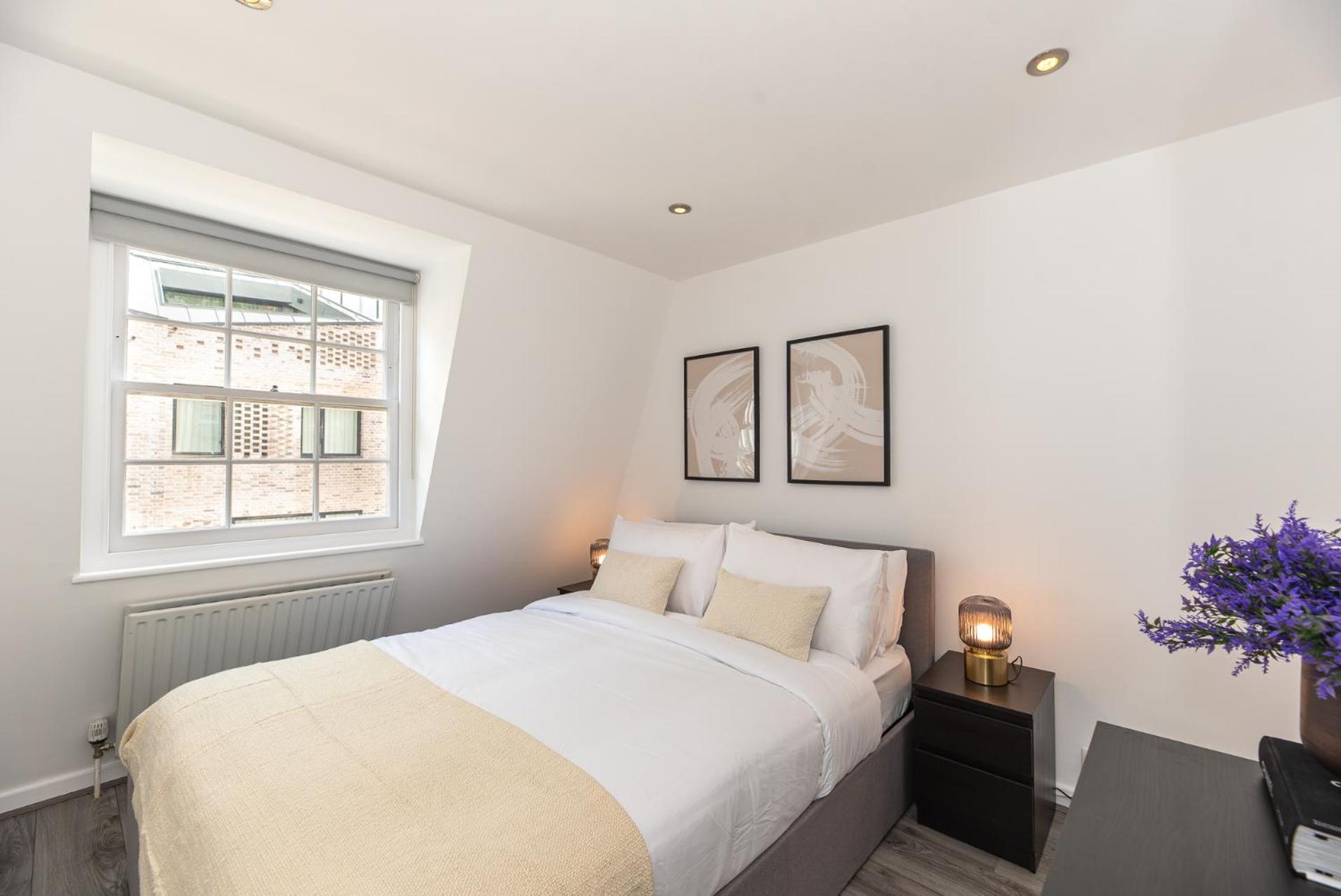 Hyde Park London Chic 4 bedrooms House