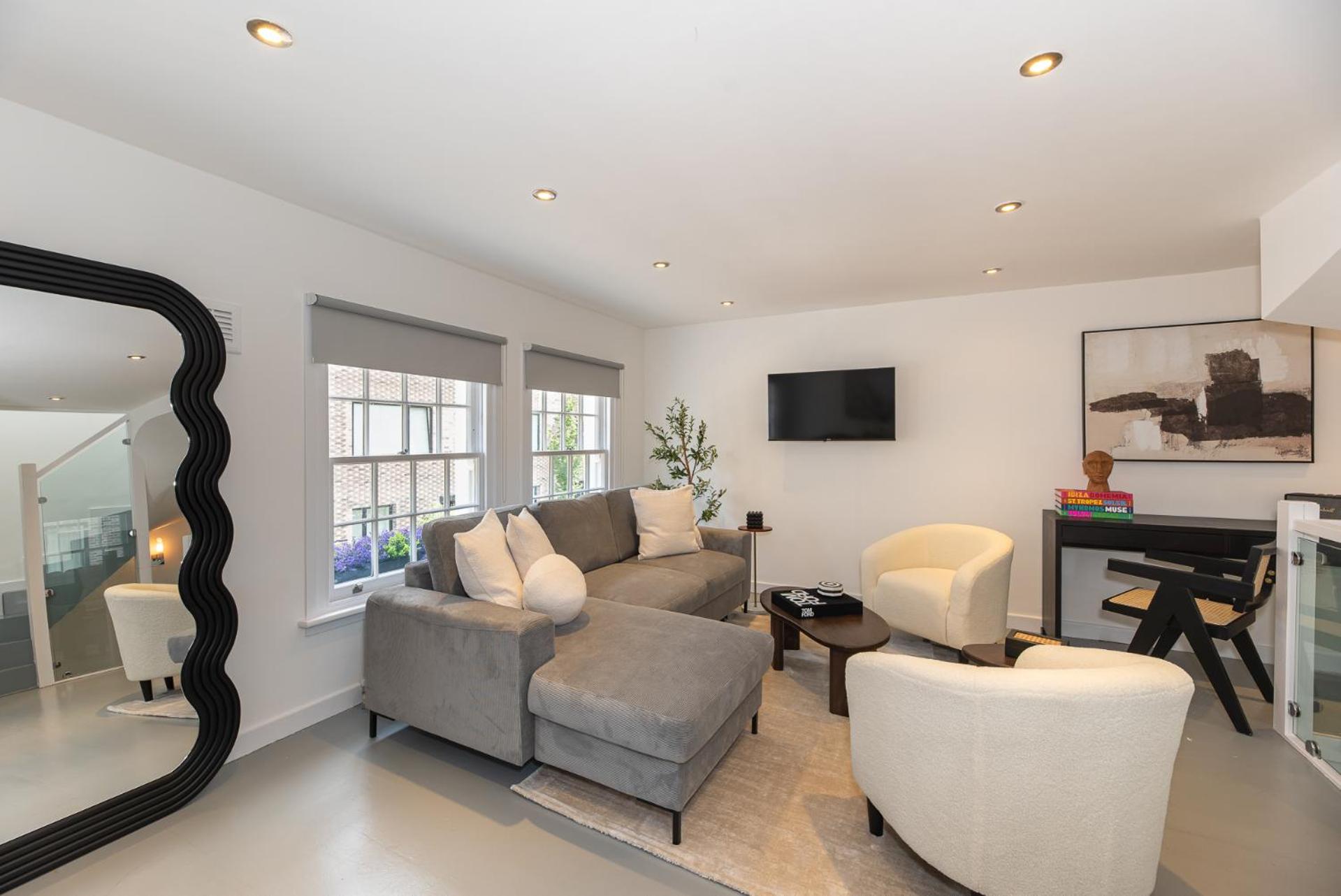 Hyde Park London Chic 4 bedrooms House