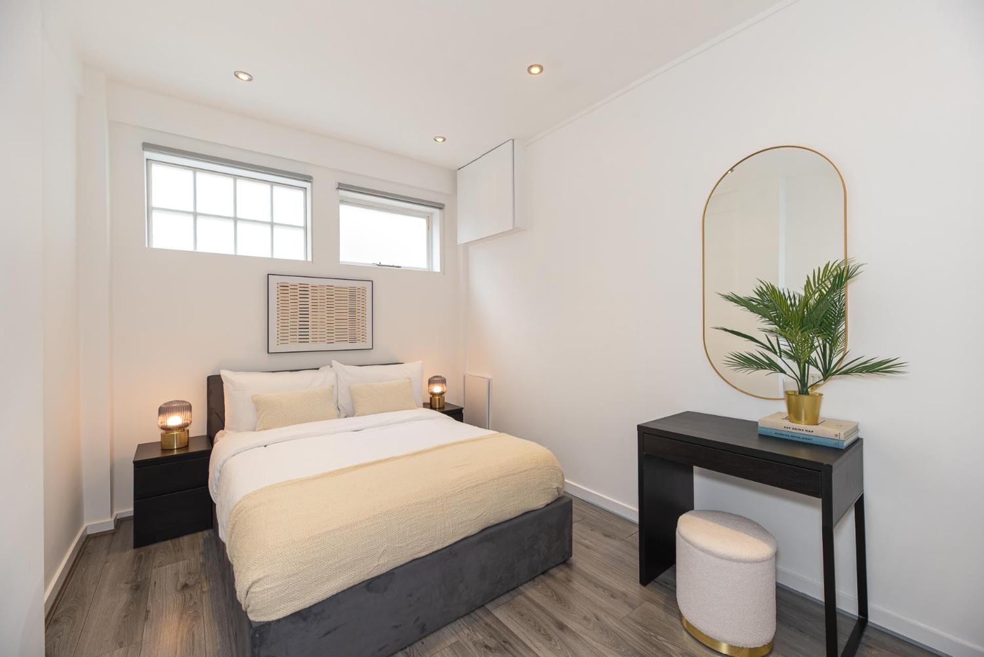 Hyde Park London Chic 4 bedrooms House