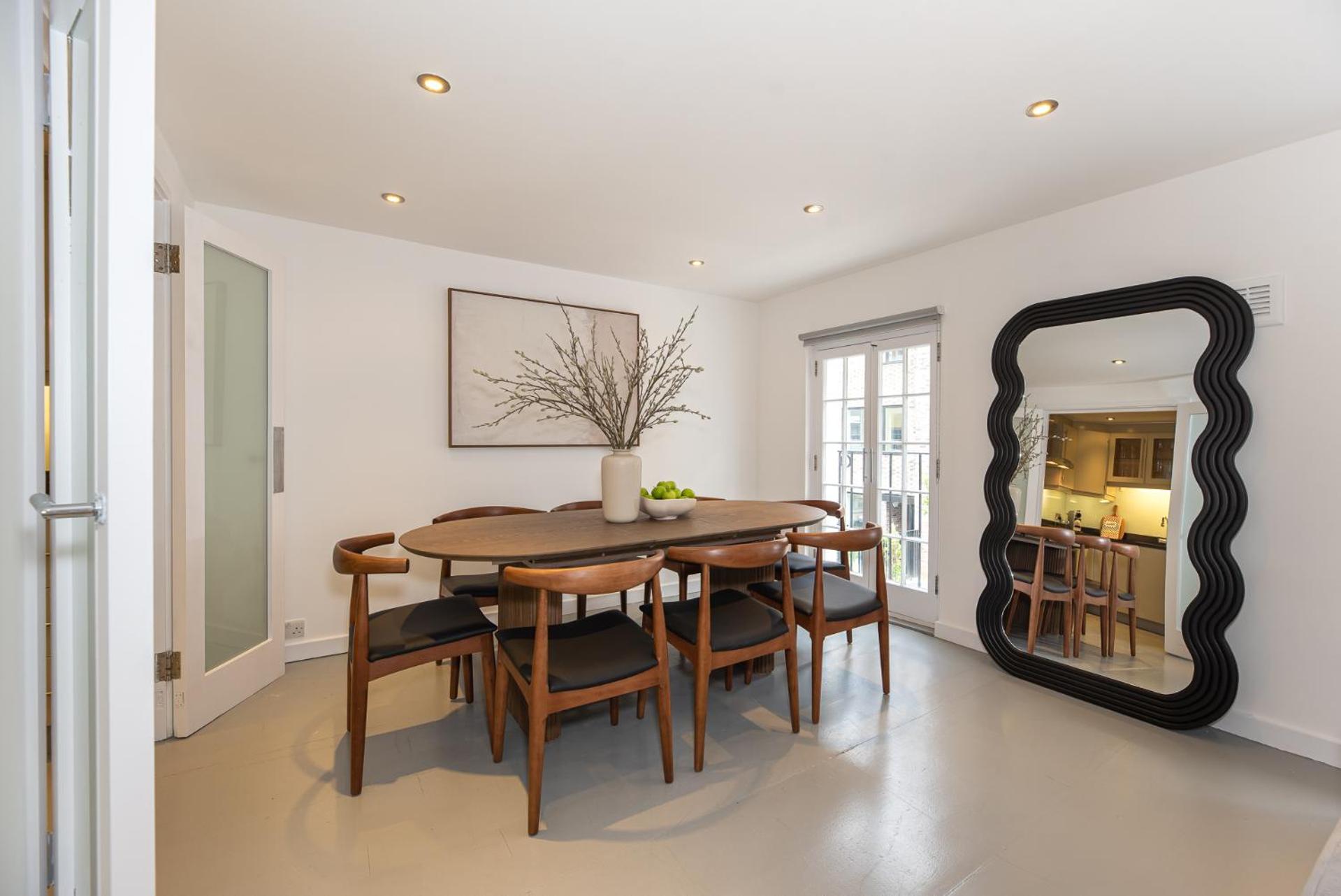 Hyde Park London Chic 4 bedrooms House