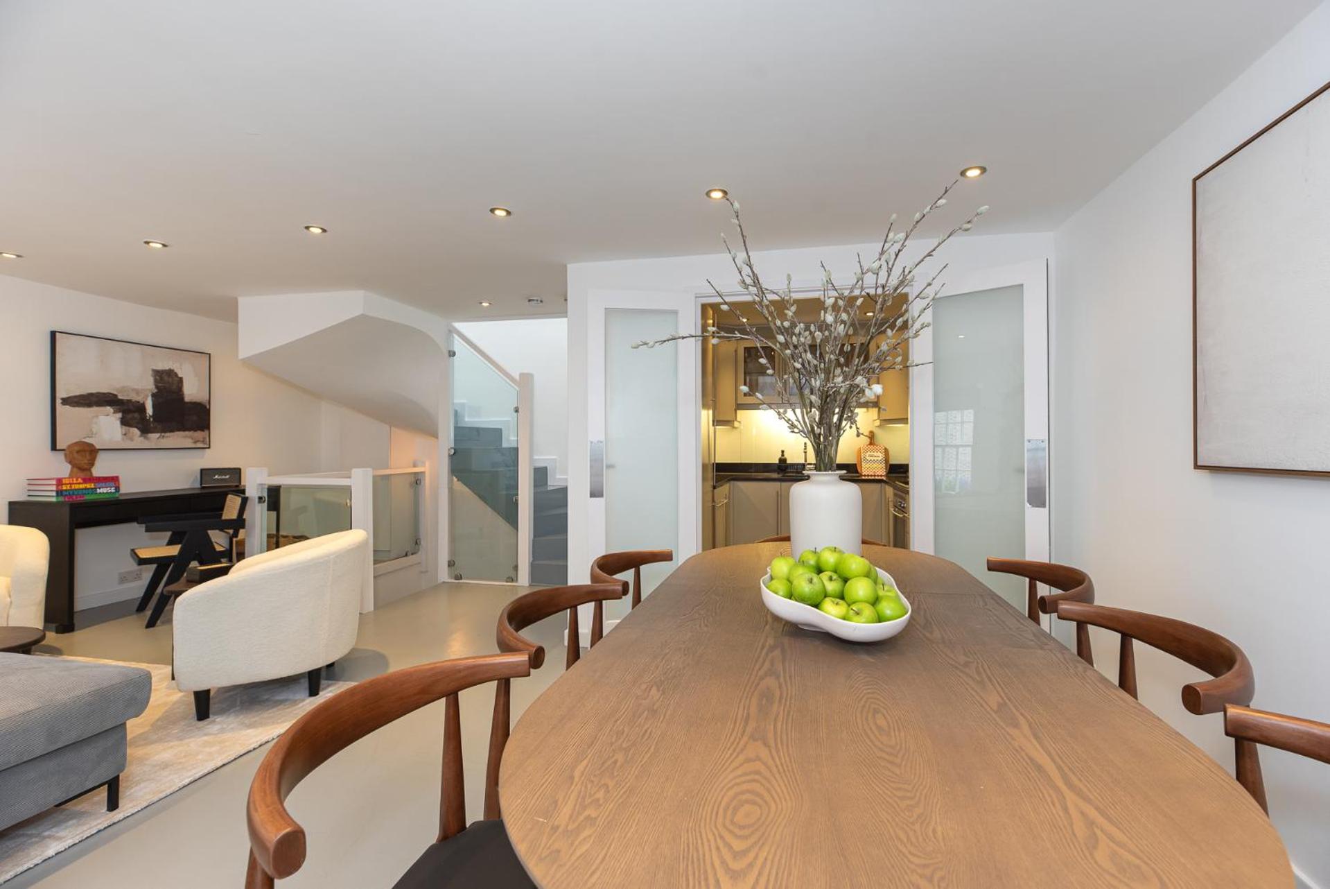 Hyde Park London Chic 4 bedrooms House