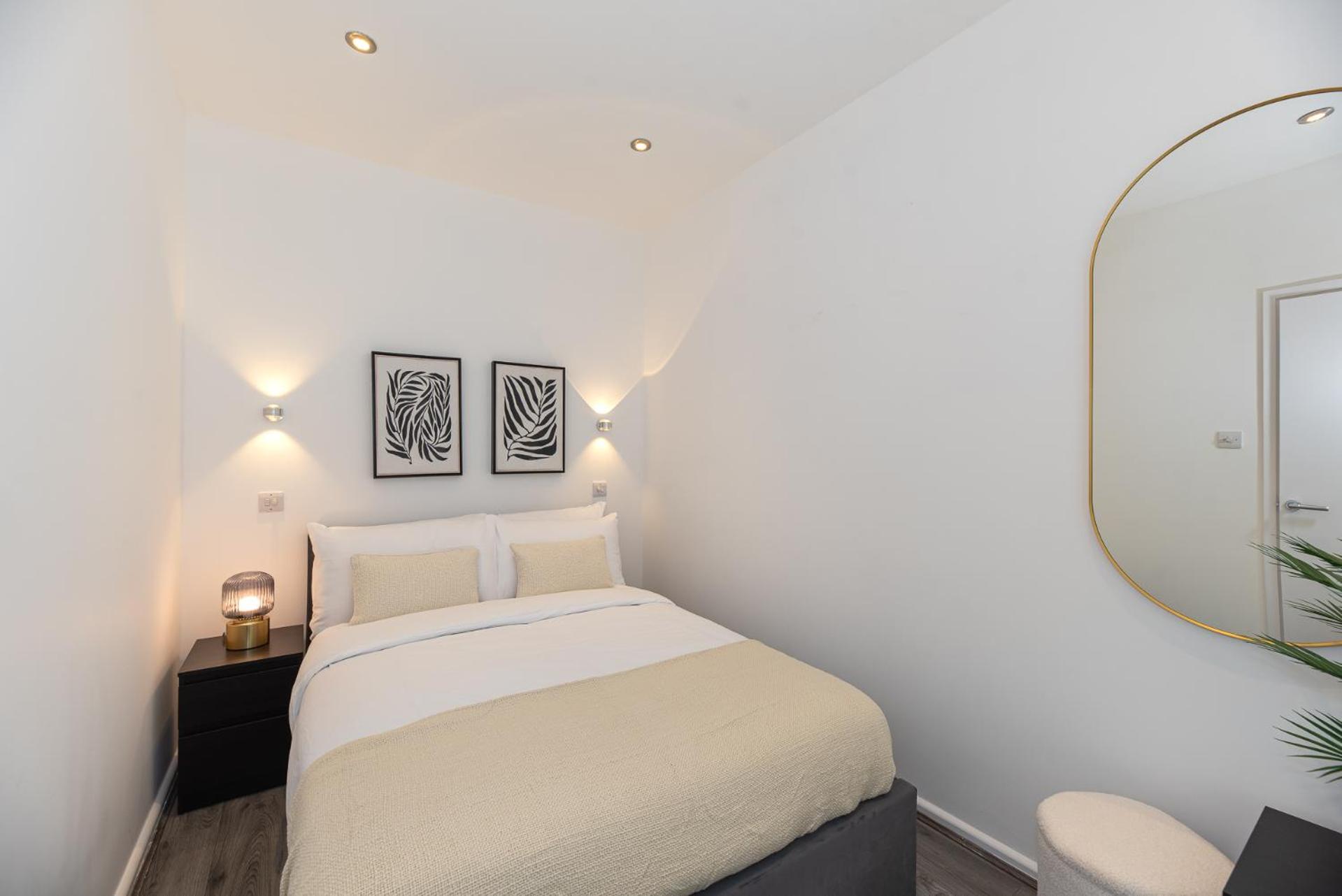 Hyde Park London Chic 4 bedrooms House