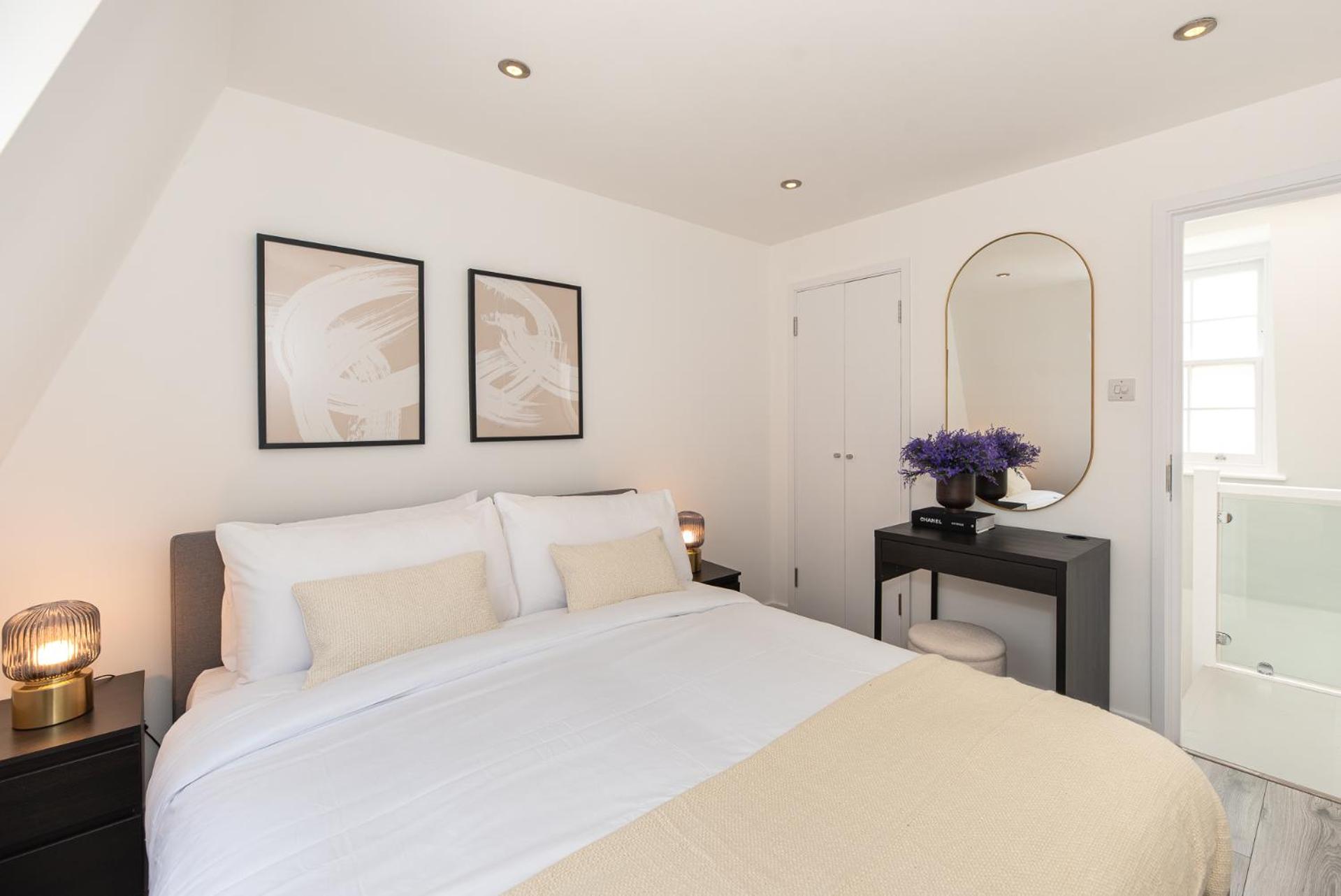 Hyde Park London Chic 4 bedrooms House