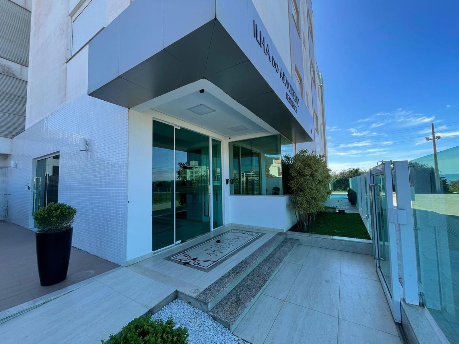 Cód 21 - Apartamento com vista frente mar