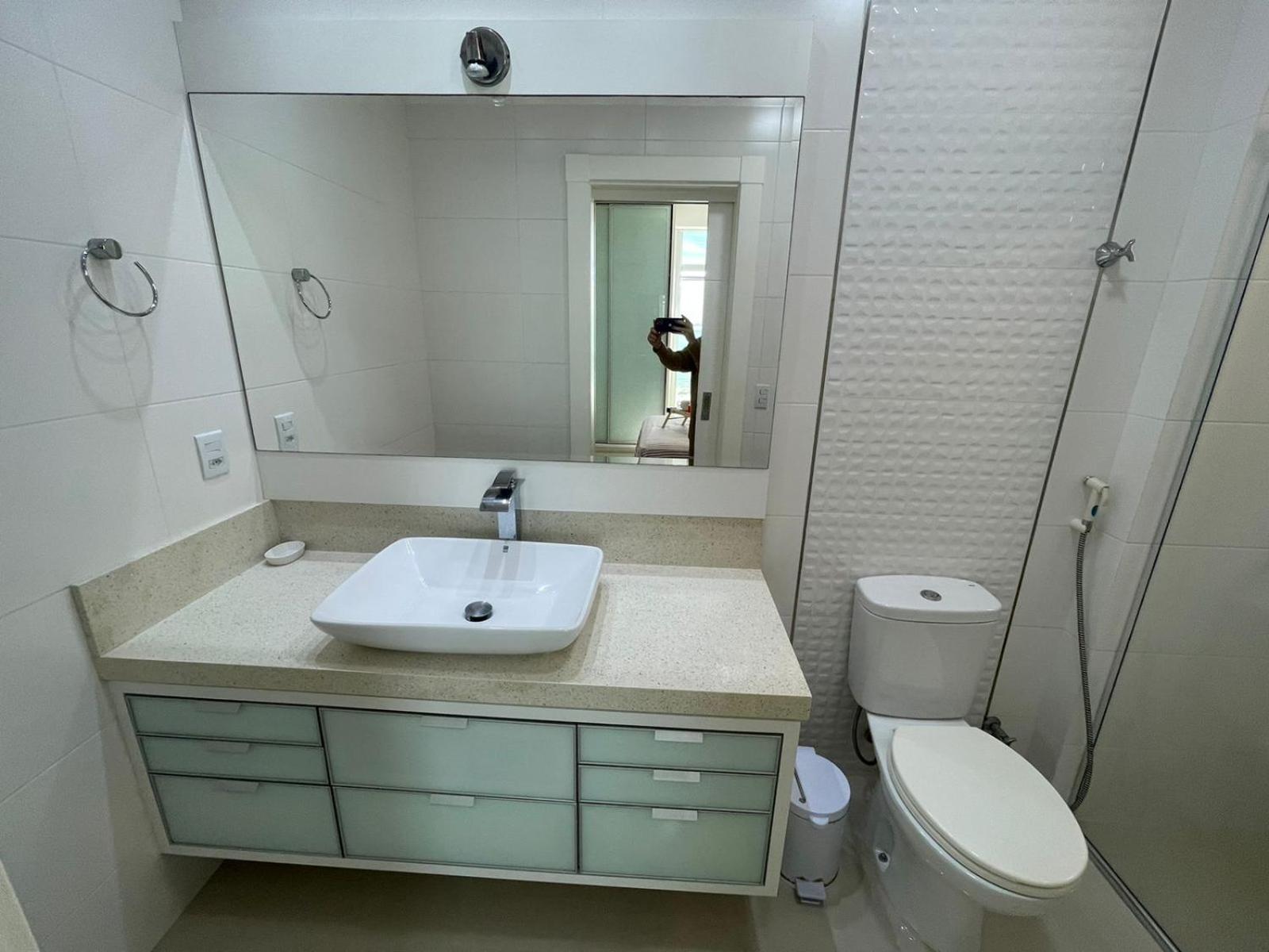 Cód 21 - Apartamento com vista frente mar